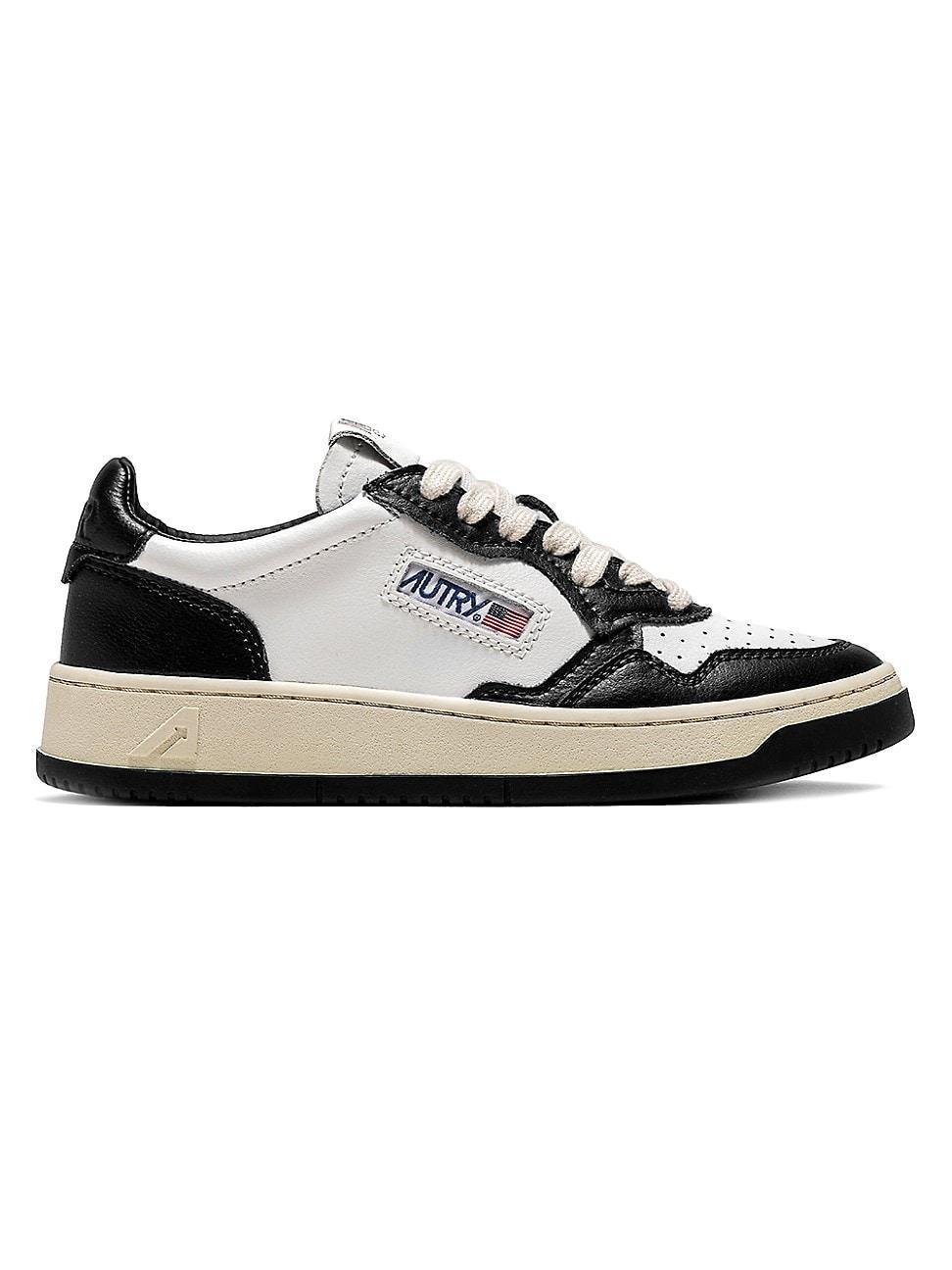 Autry Womens Medalist Low Top Sneakers Product Image