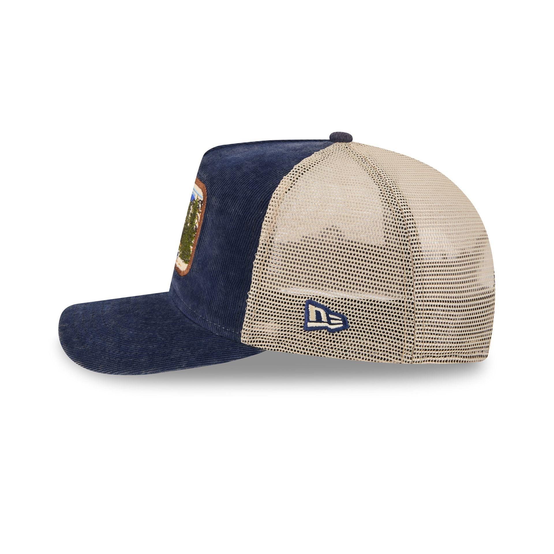 Toronto Maple Leafs Vintage Landscape 9FIFTY A-Frame Trucker Hat Male Product Image