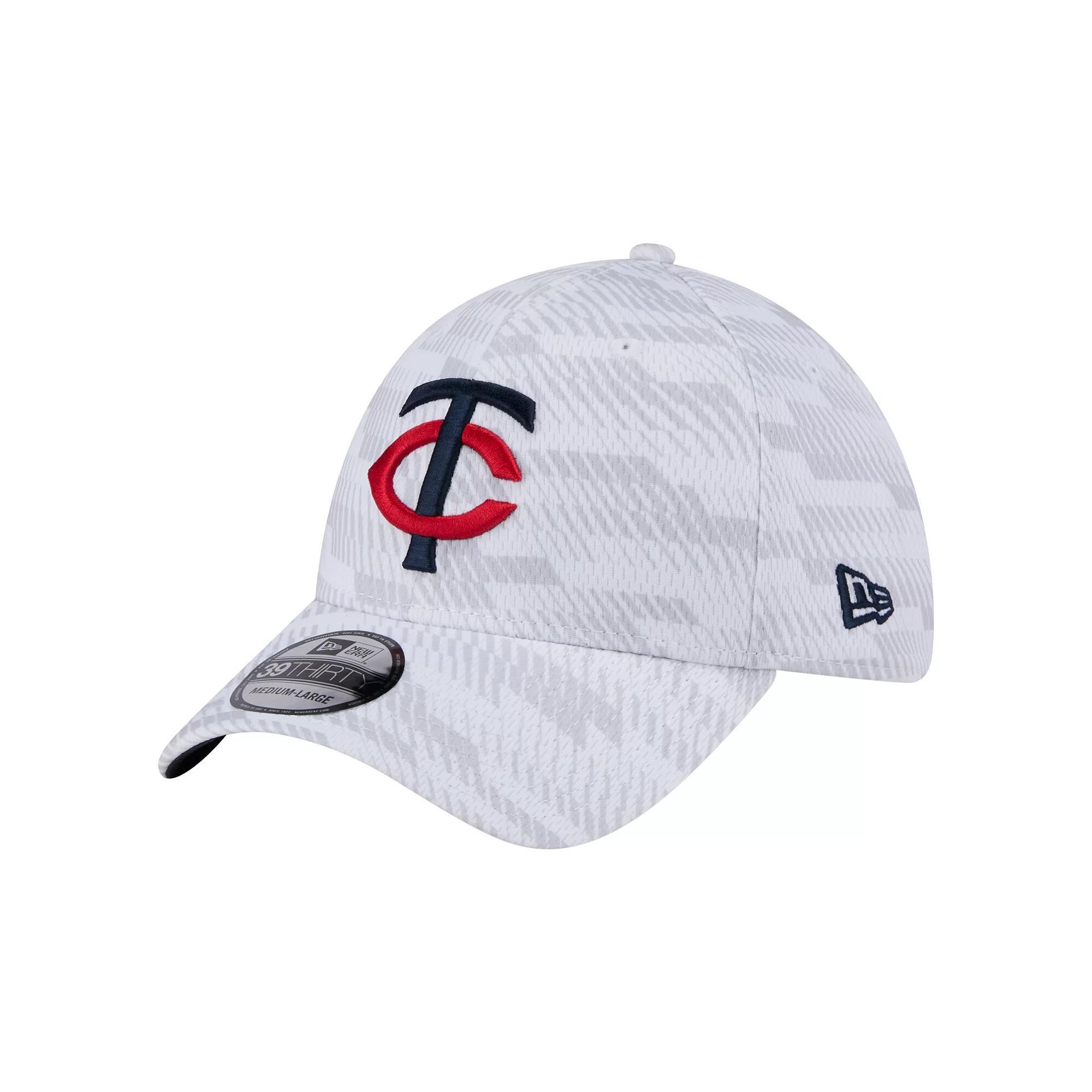 Men's New Era  White Minnesota Twins Graded 39THIRTY Stretch Fit Hat, Size: Small/Medium Product Image