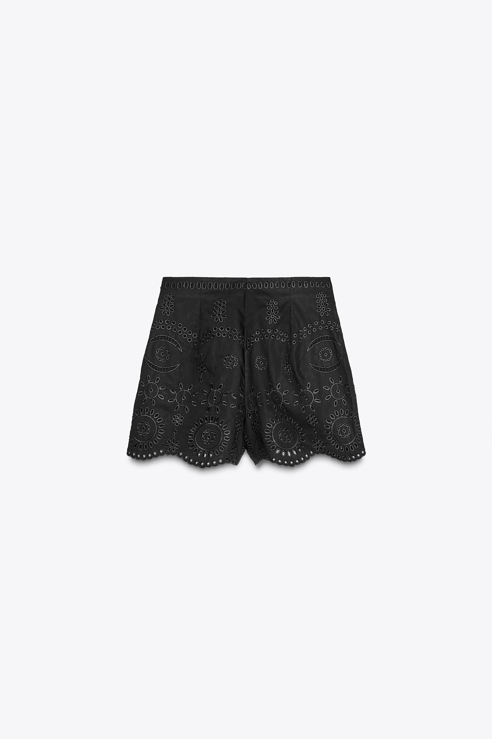 ZW COLLECTION PERFORATED EMBROIDERY BERMUDA SHORTS Product Image