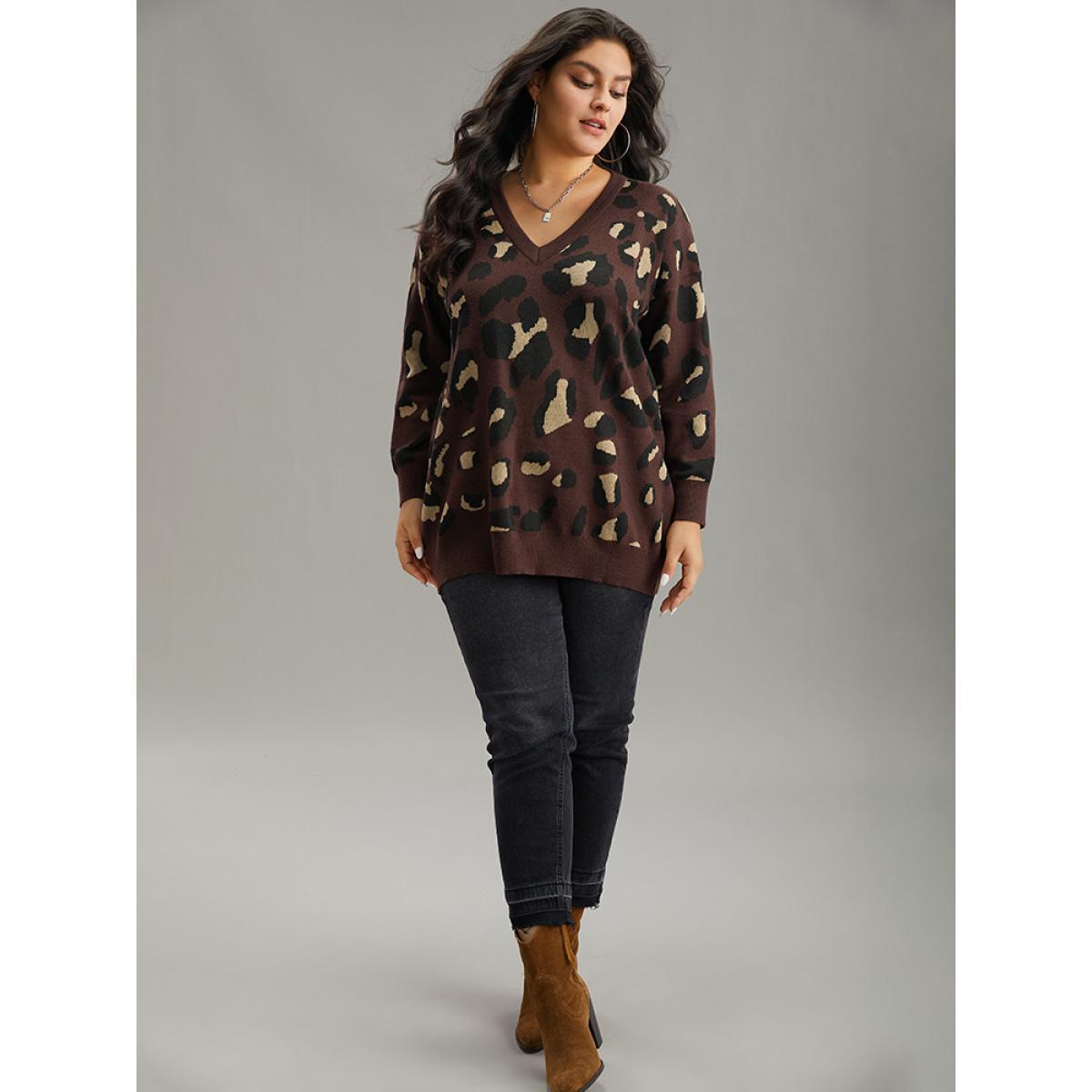 Plus Size Anti-Pilling Leopard Elastic Cuffs Pullover DarkBrown Women Casual Loose Long Sleeve V-neck Dailywear Pullovers BloomChic 12/L Product Image