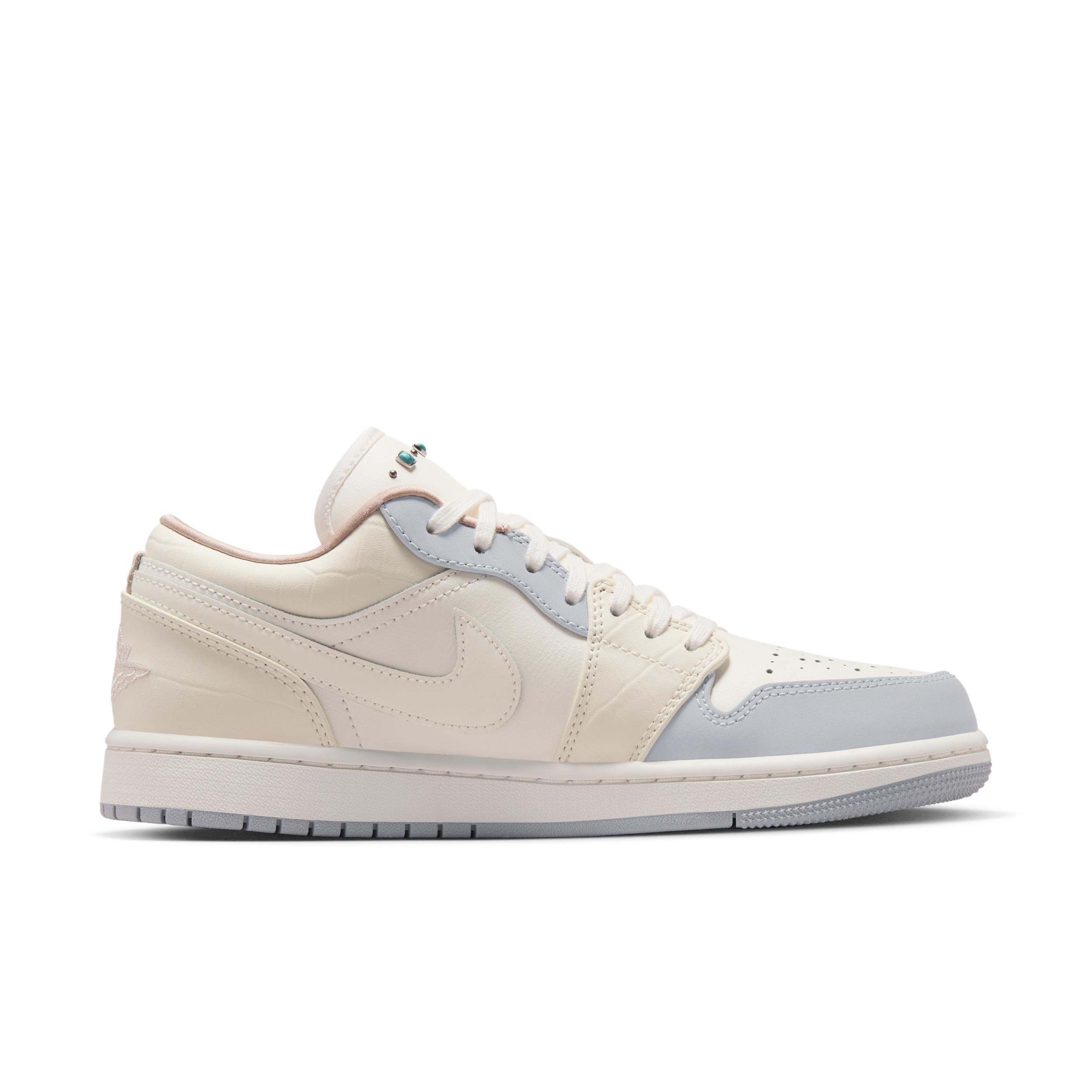 Women's Air Jordan 1 Low Shoes Product Image