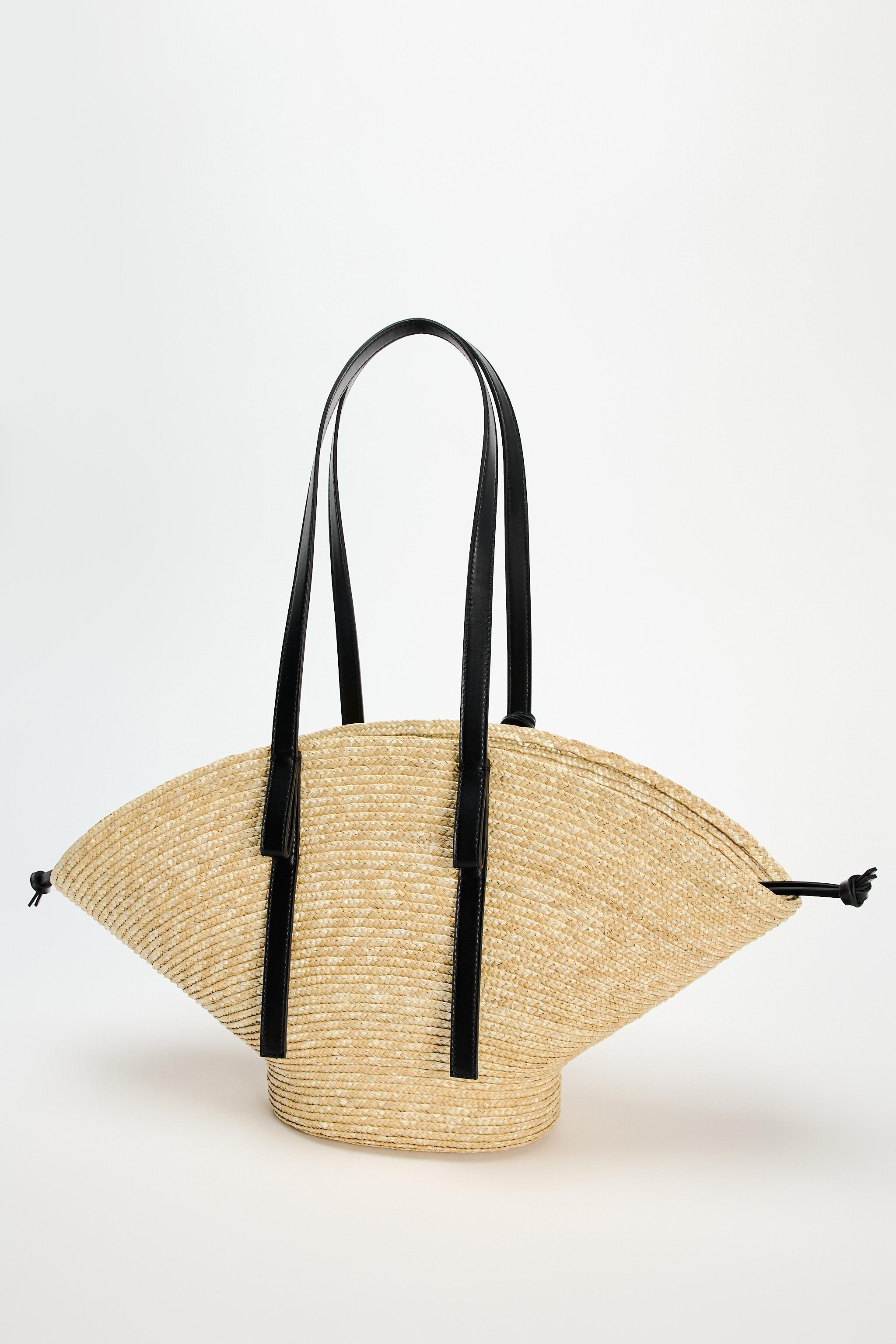 BASKET SHOULDER BAG WITH FLOWER Product Image