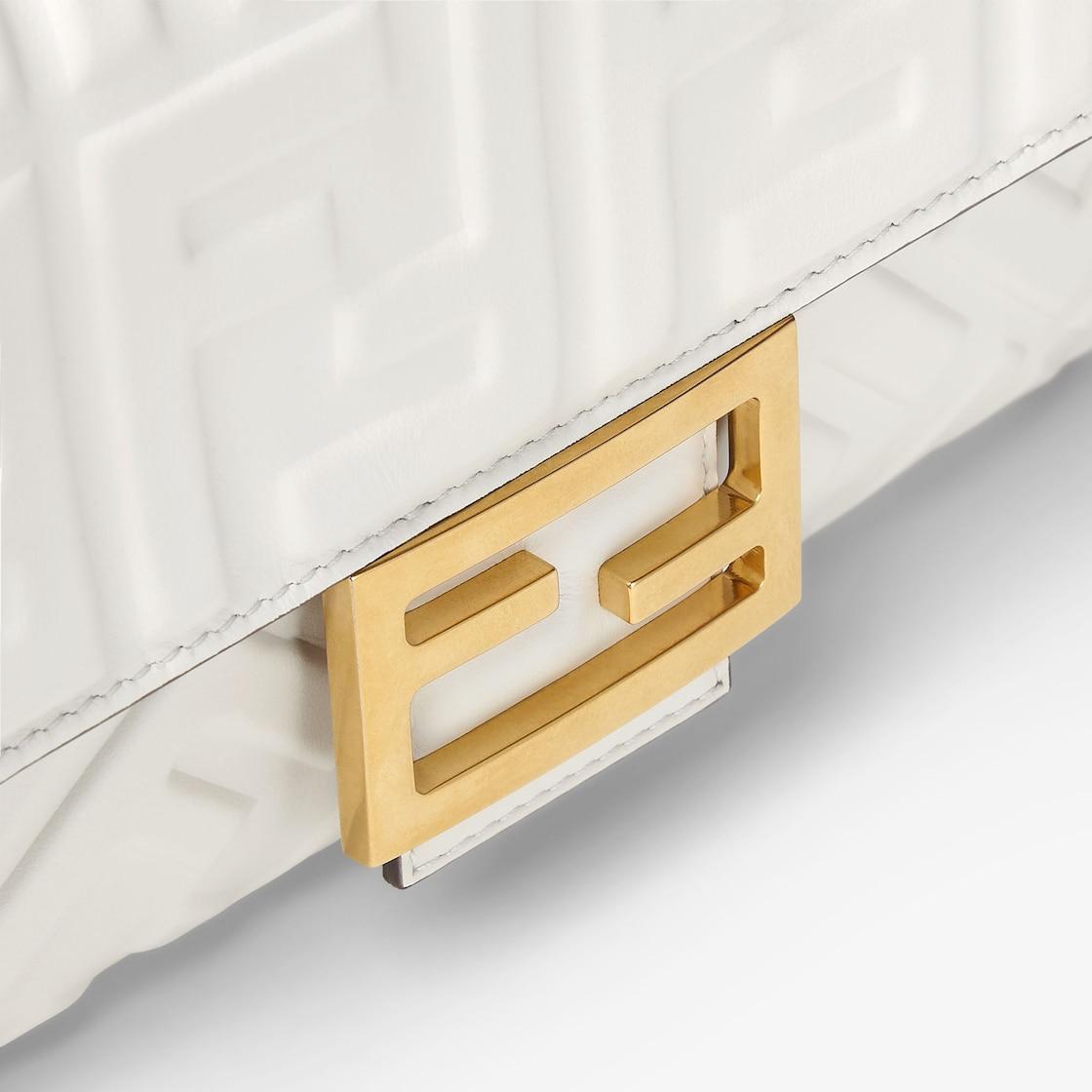 BaguetteWhite leather bag Product Image