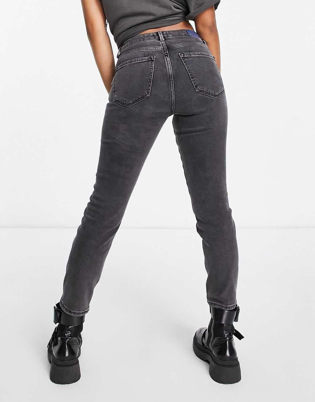 Only Petite Emily straight leg jeans in washed gray  Product Image