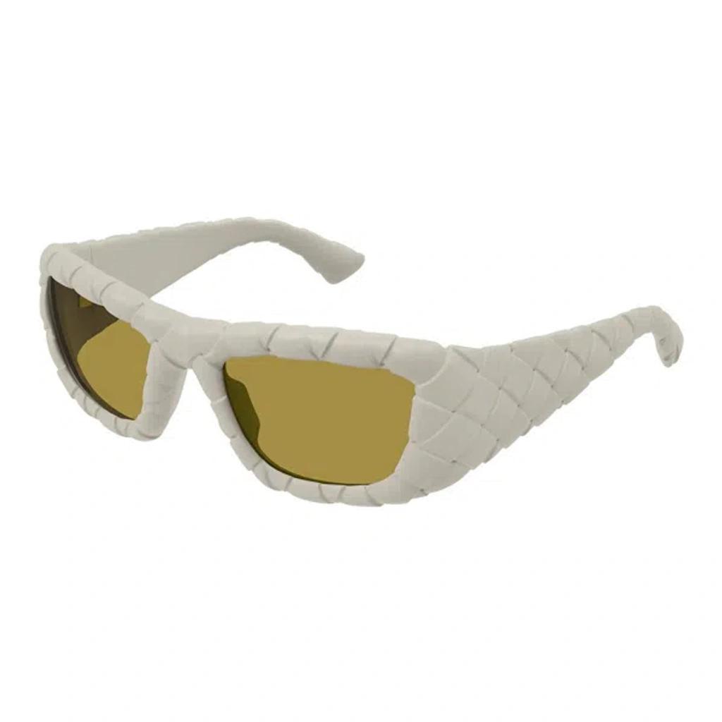 BOTTEGA VENETA Sunglasses In White Product Image
