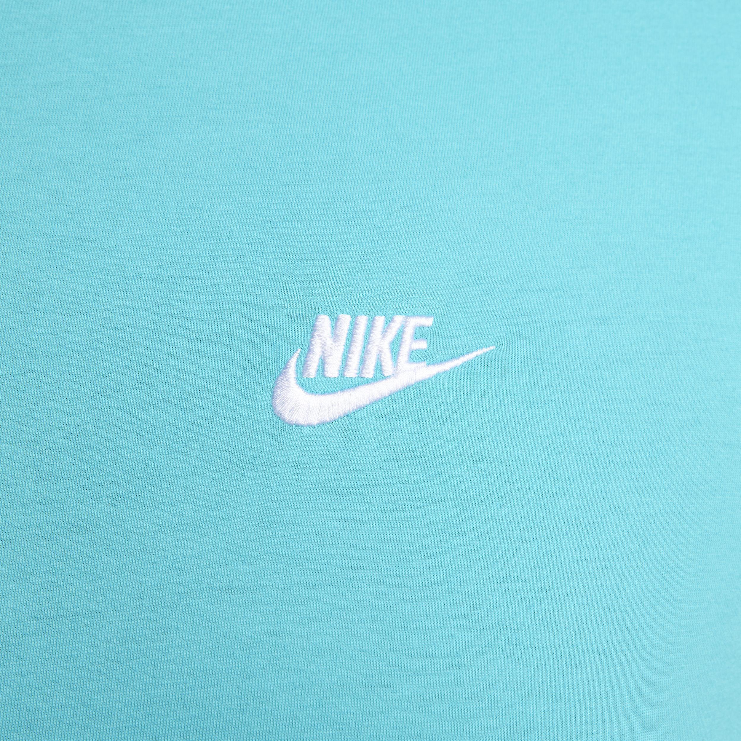 Nike Sportswear Club Men's T-Shirt Product Image