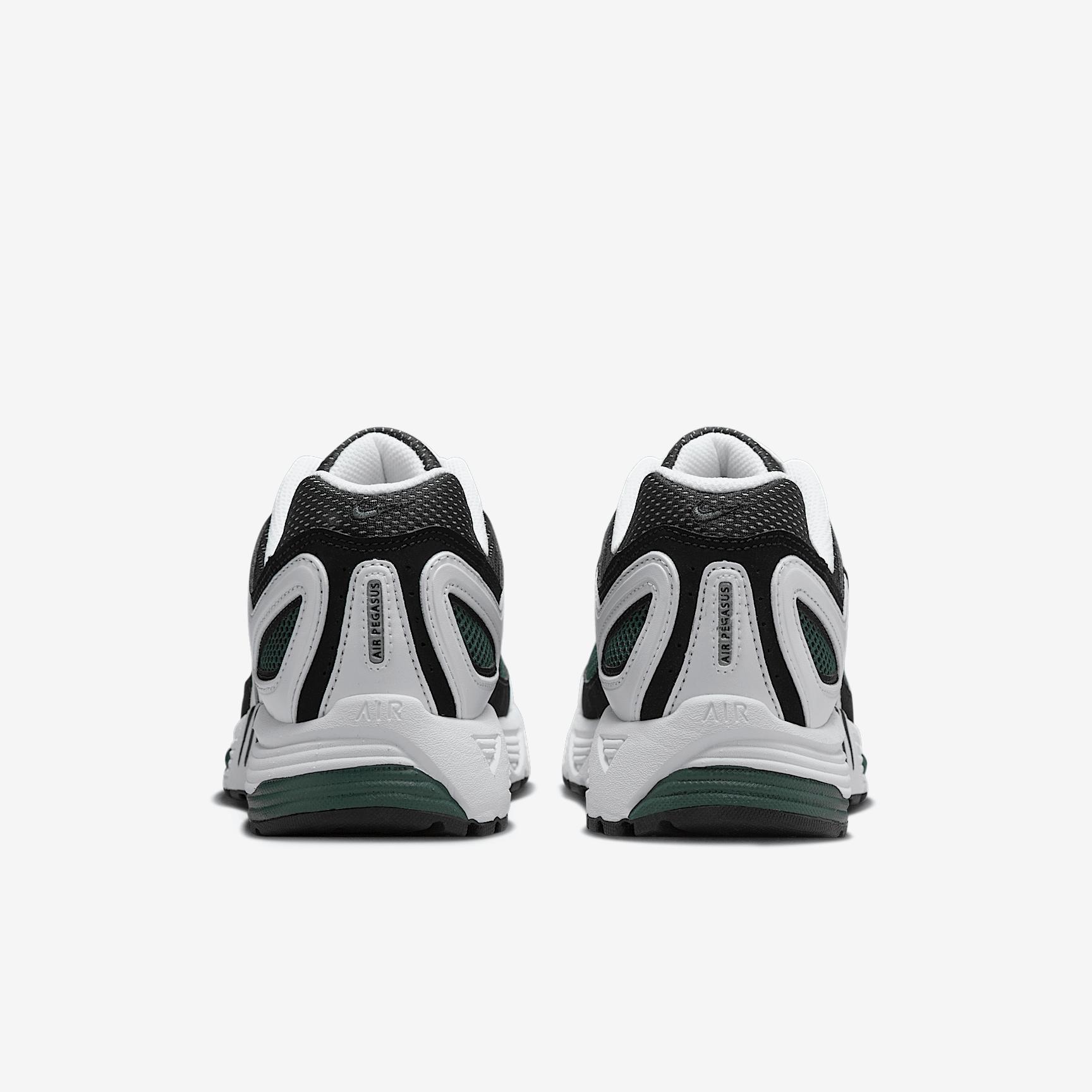 Nike Women's Air Pegasus 2005 Shoes Product Image