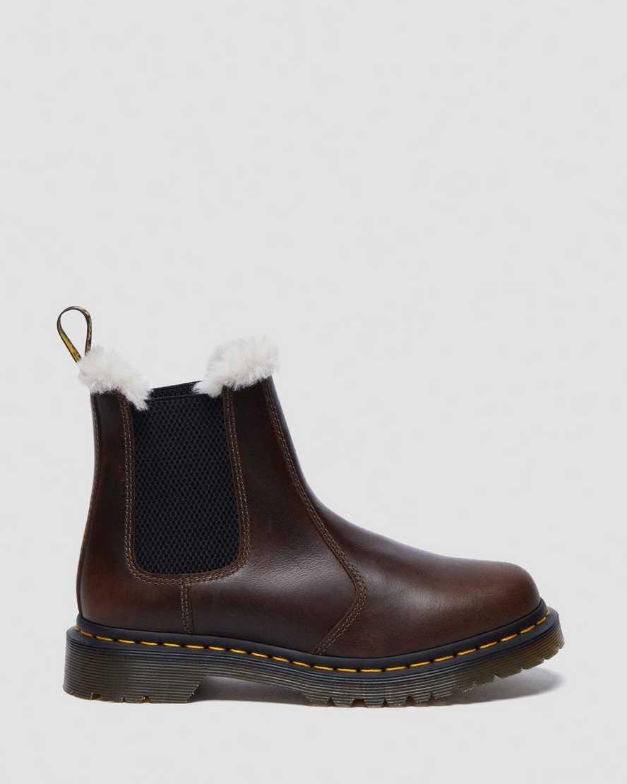 2976 Women's Faux Fur Lined Chelsea Boots Product Image