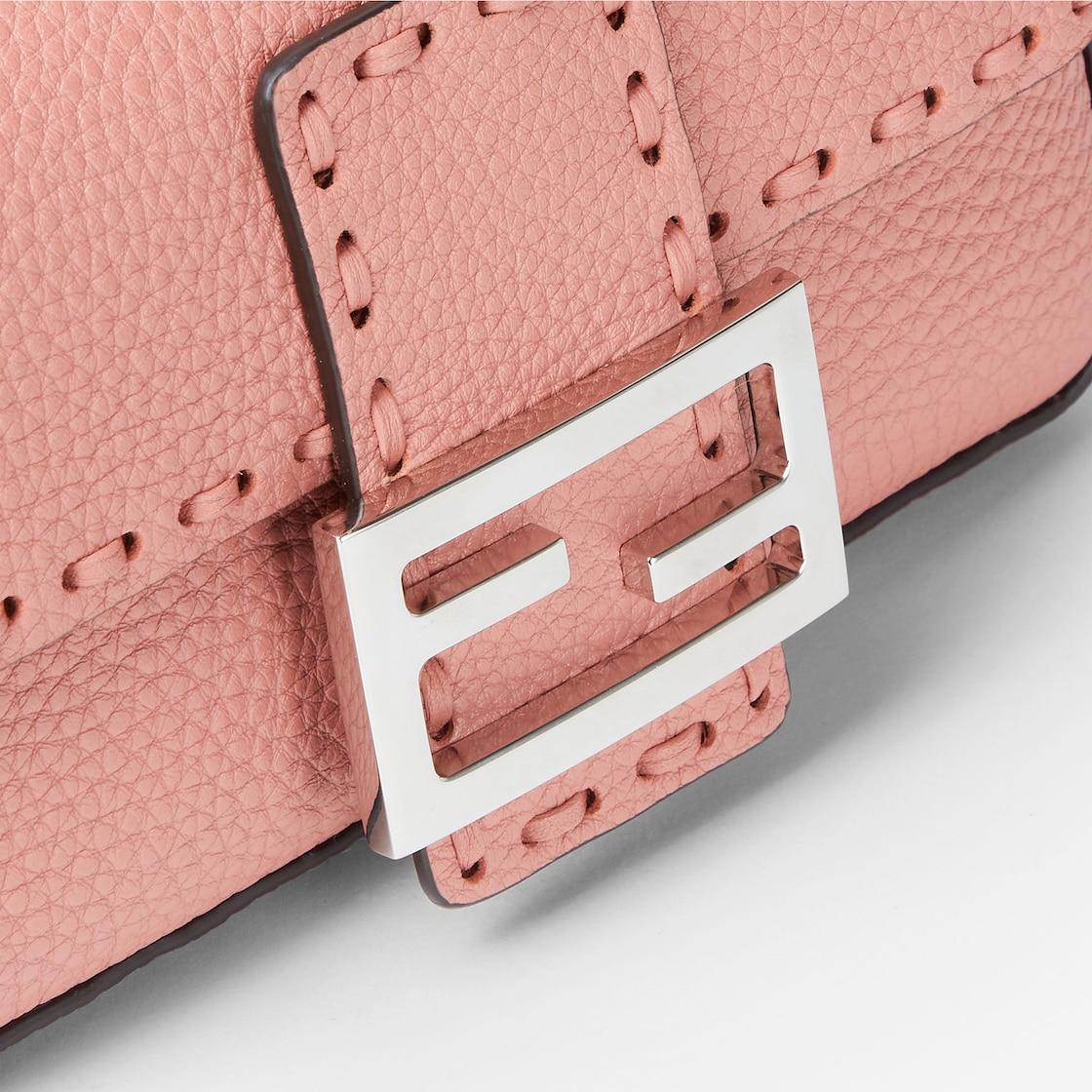 Baguette MiniPowder pink Selleria bag with 309 hand-sewn topstitches Product Image