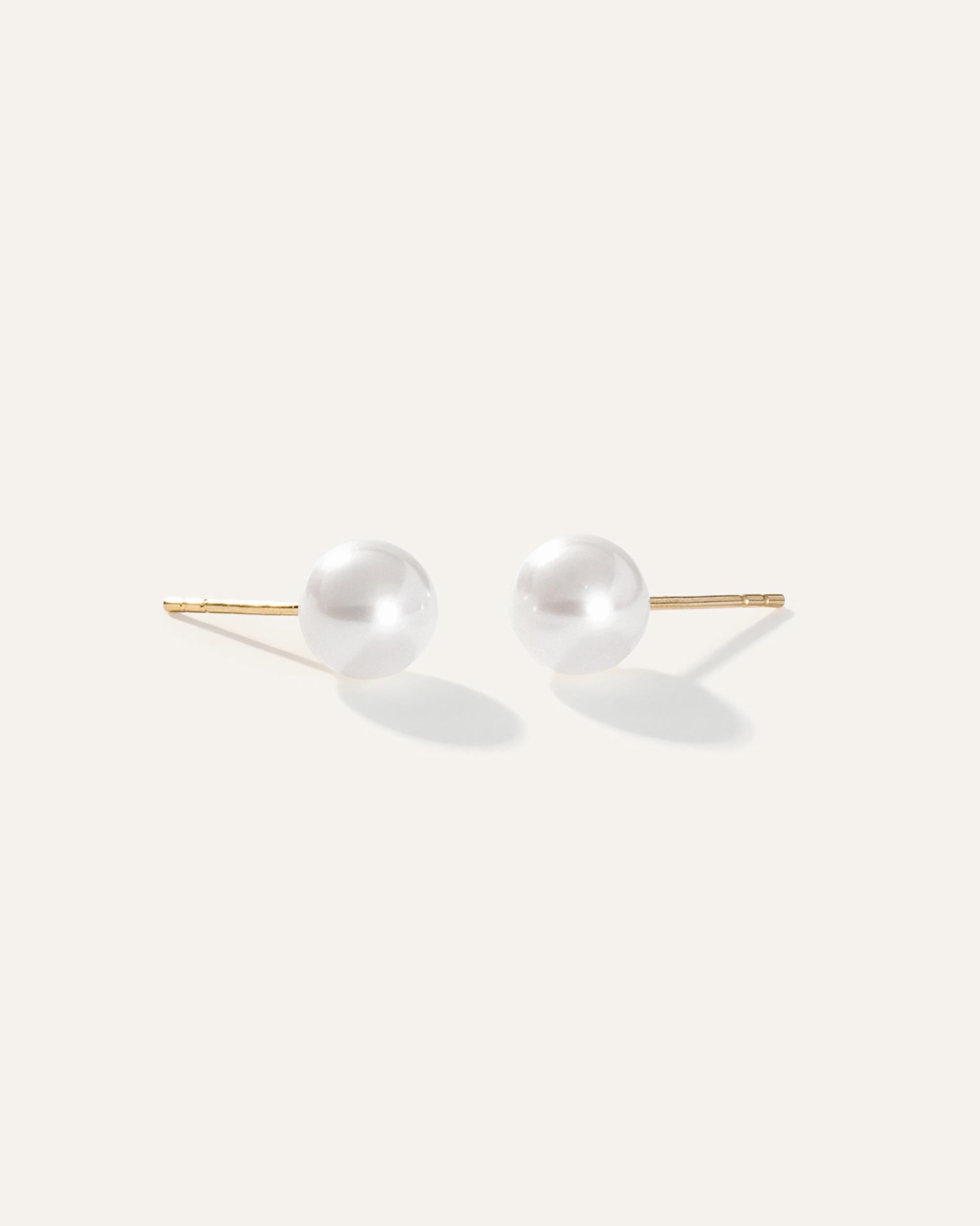 Quince | Women's 14K Gold Freshwater Cultured Pearl Studs Product Image