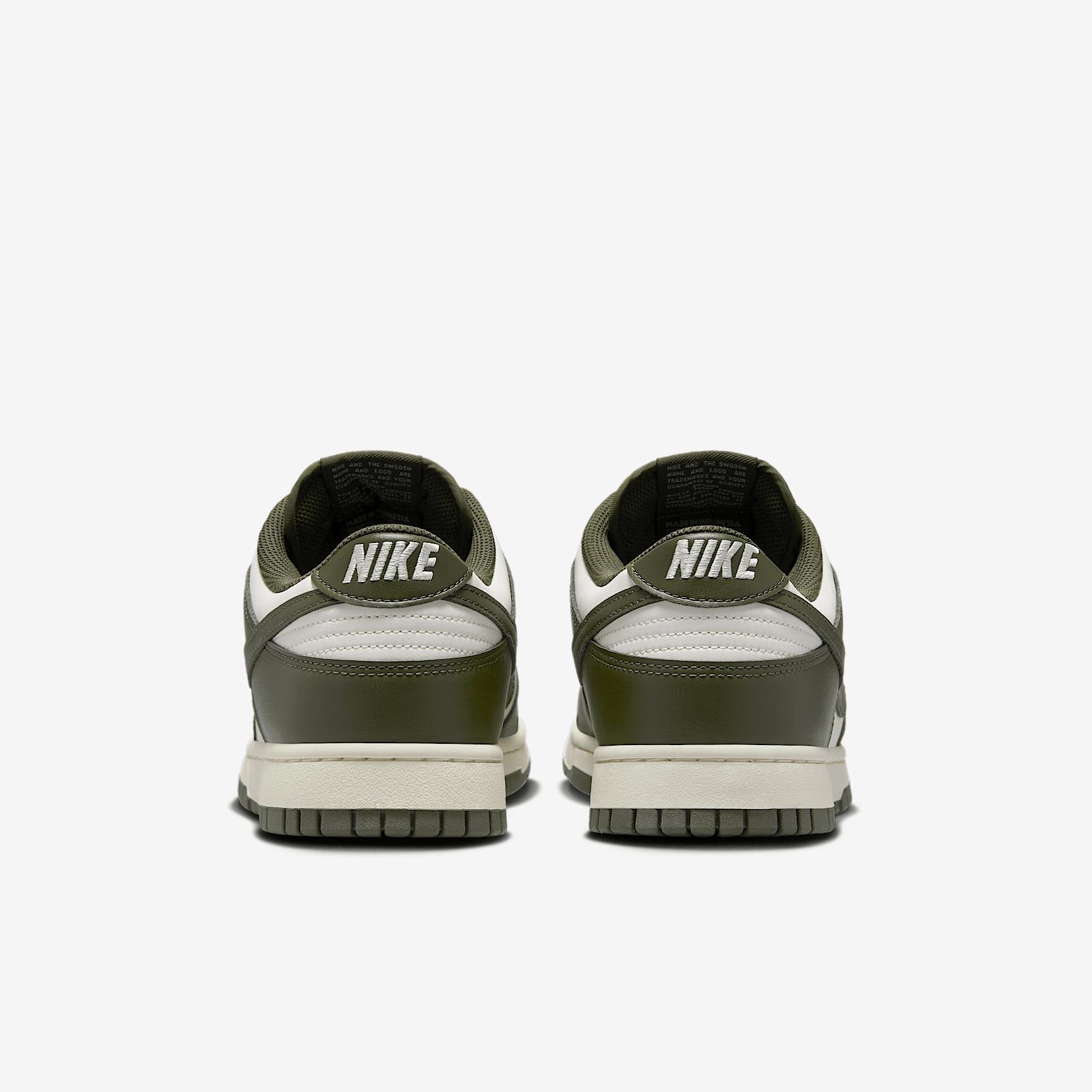 Nike Men's Dunk Low Retro Shoes Product Image
