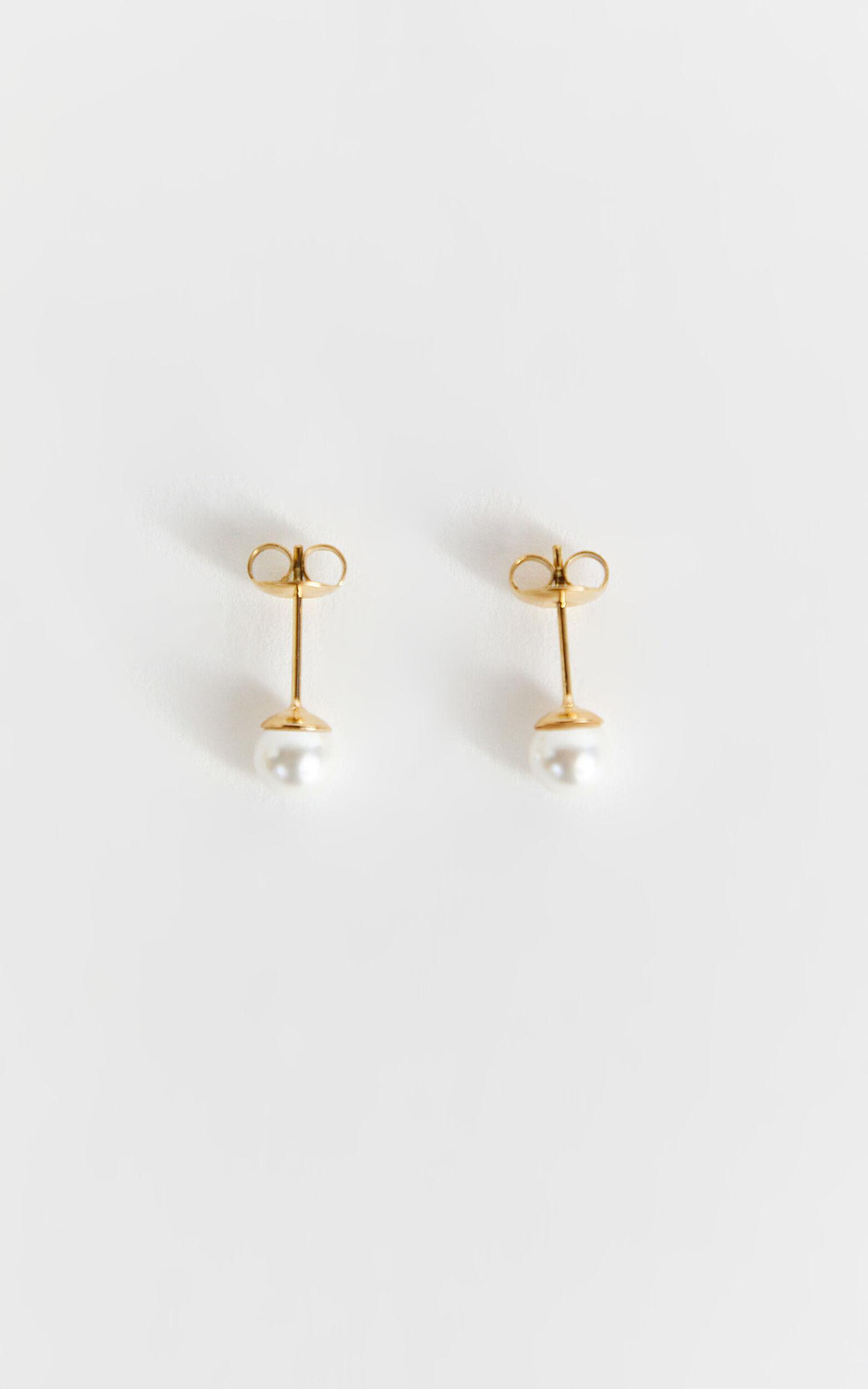 Valencia Earrings - Pearl Earring Set in Gold Product Image