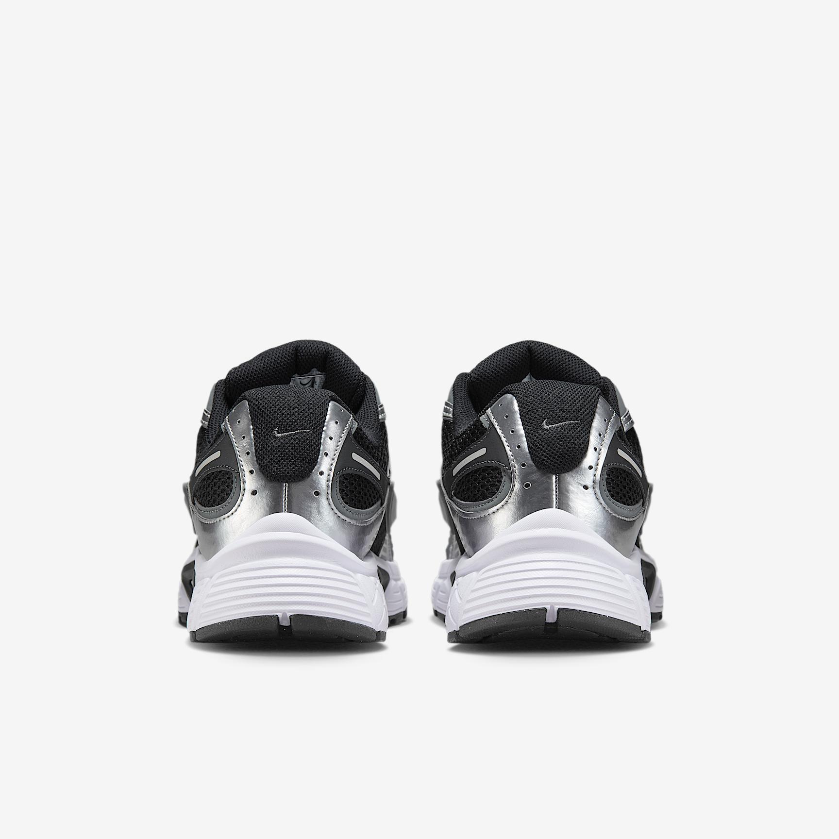 Nike V5 RNR Men's Shoes Product Image