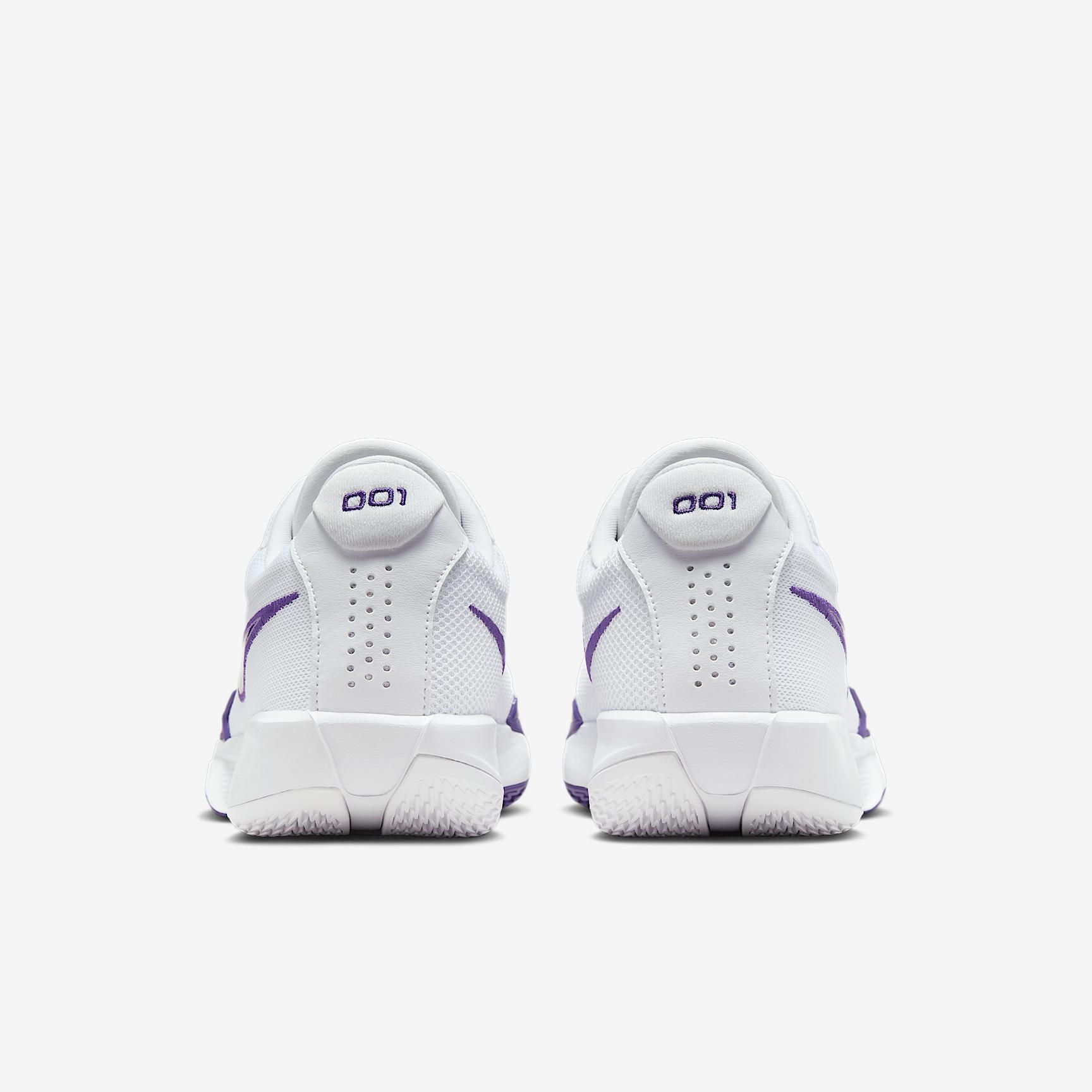 Nike G.T. Cut Academy Basketball Shoes Product Image