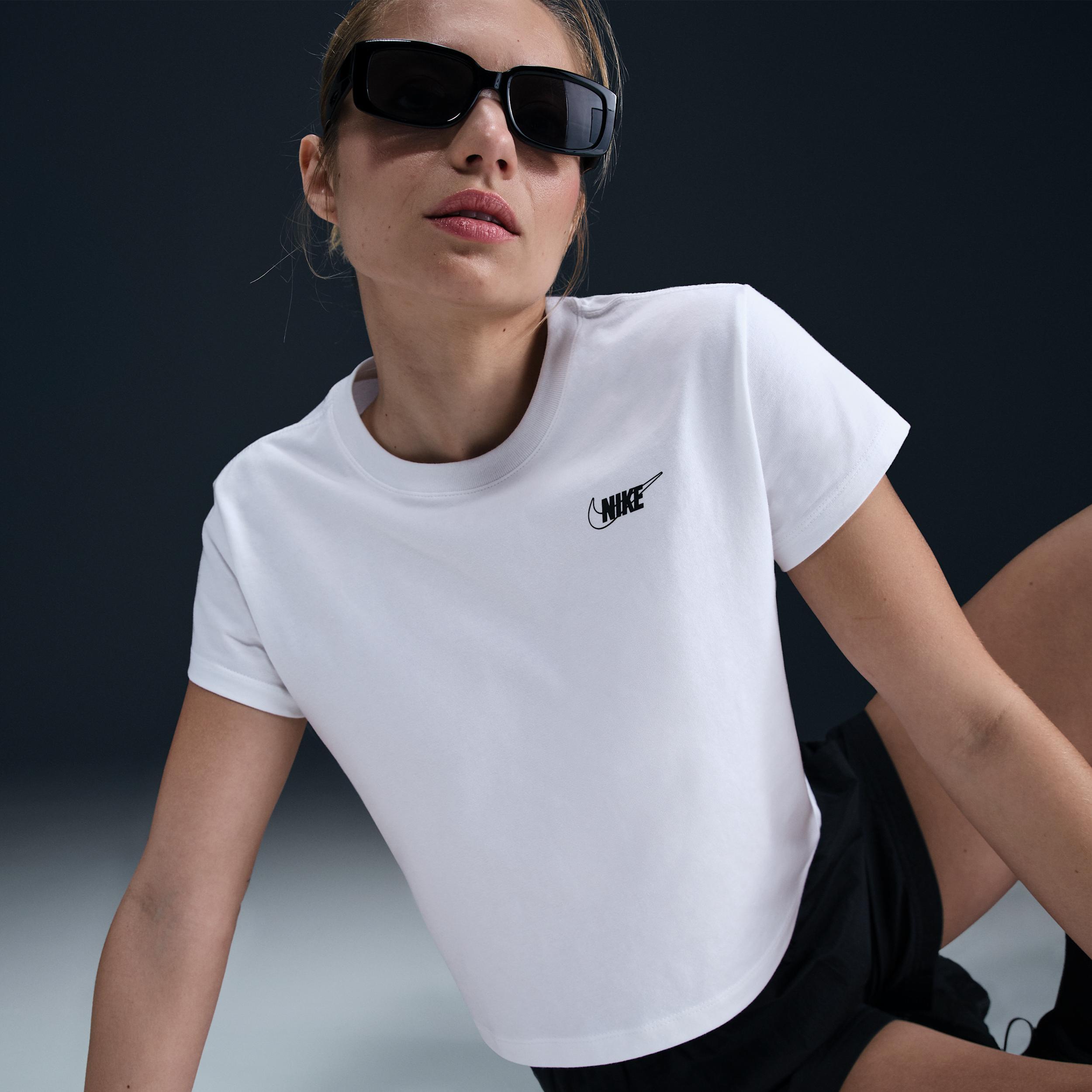 Women's Nike Sportswear Club Short-Sleeve Cropped Graphic T-Shirt Product Image