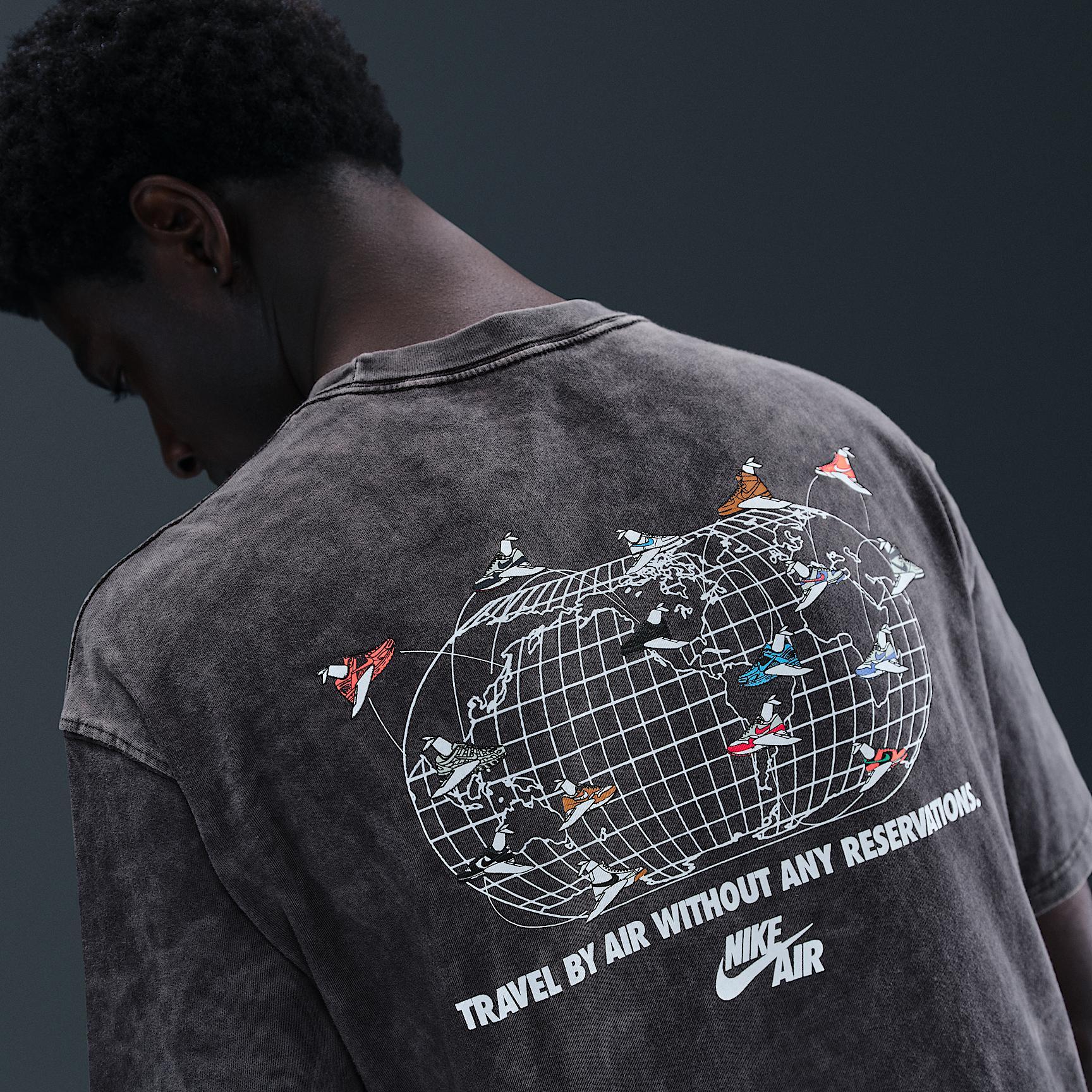 Nike Sportswear T-Shirt Product Image