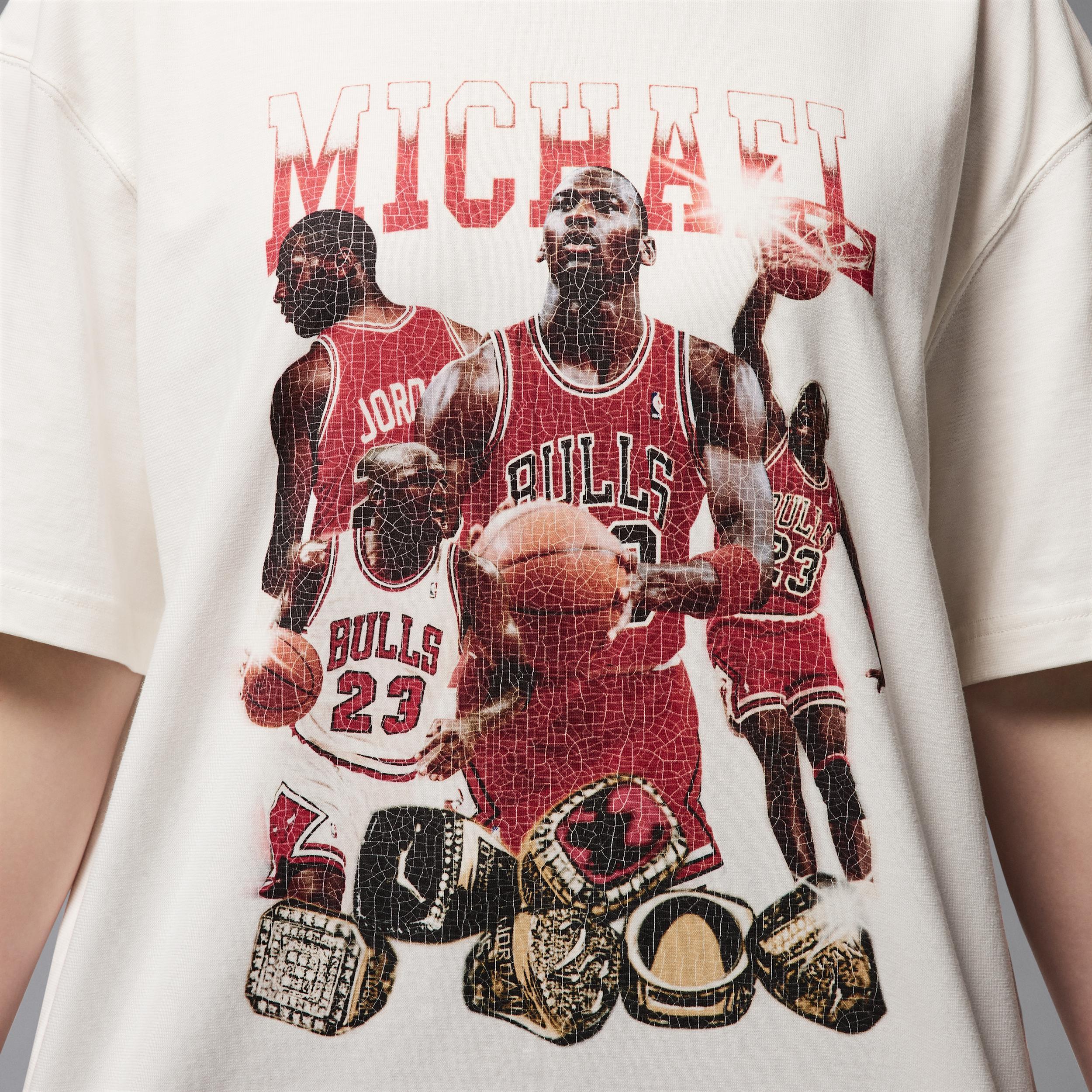 Women's Jordan Oversized Short-Sleeve Graphic T-Shirt Product Image