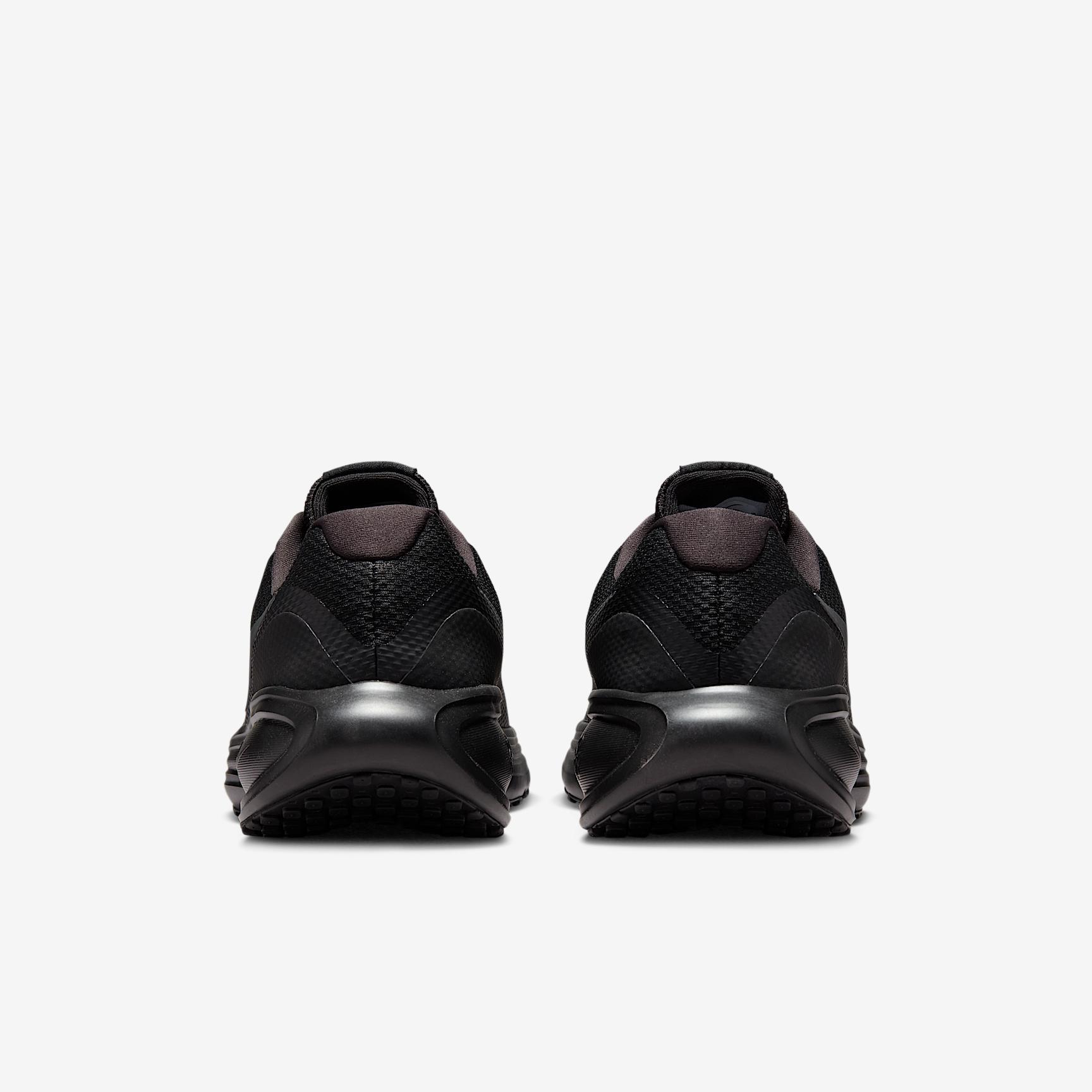 Nike Men's Revolution 8 Road Running Shoes Product Image