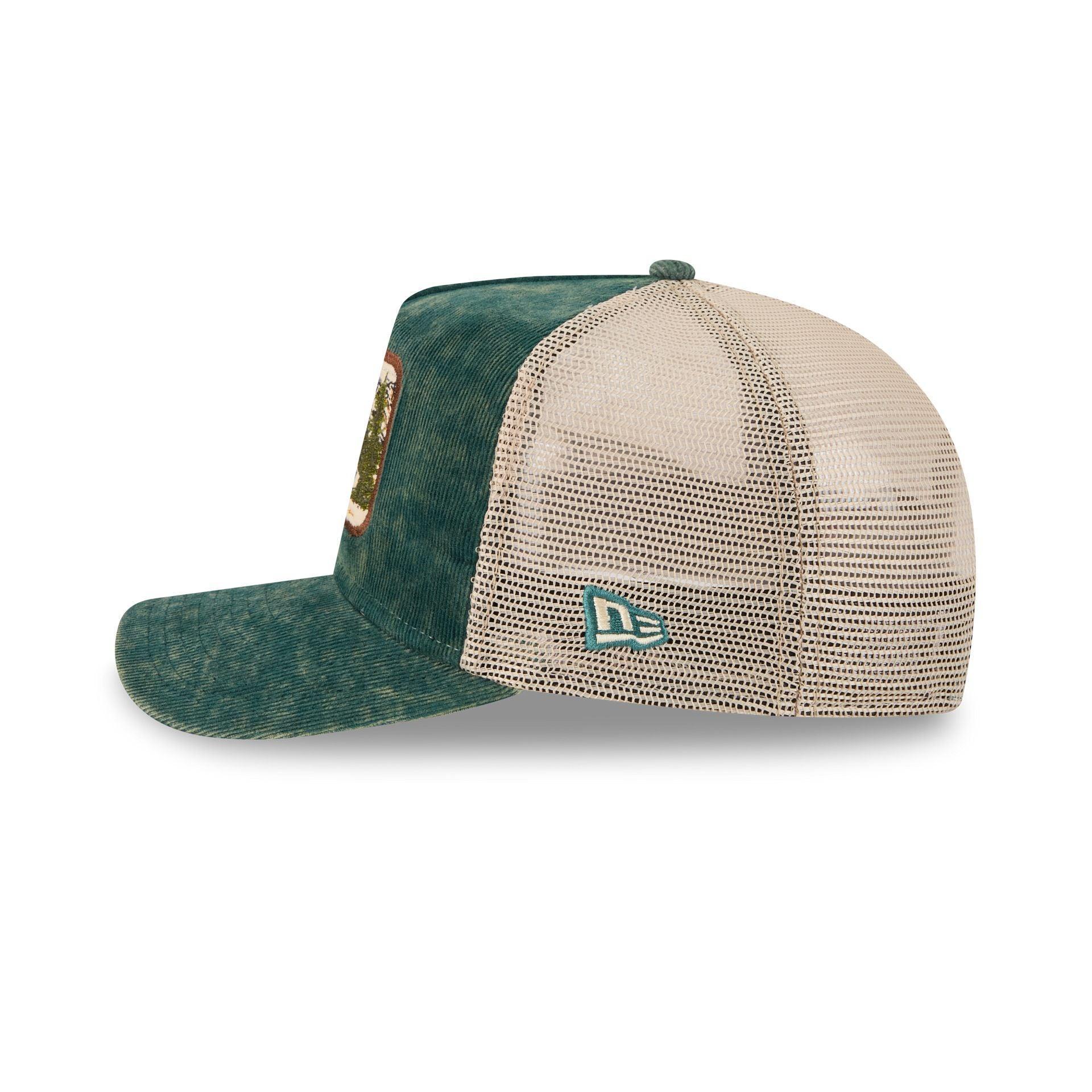New York Yankees Vintage Landscape 9FIFTY A-Frame Trucker Hat Male Product Image