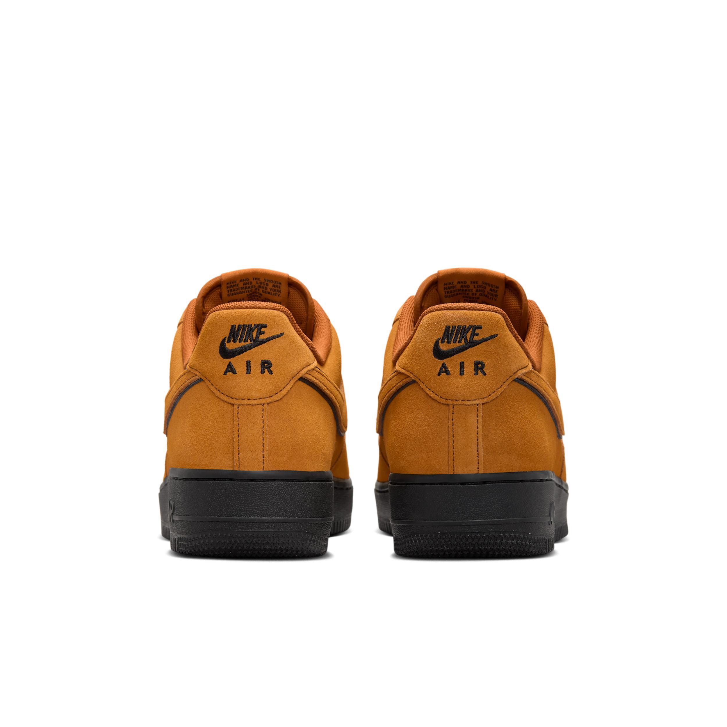 Nike Men's Air Force 1 '07 LV Shoes Product Image