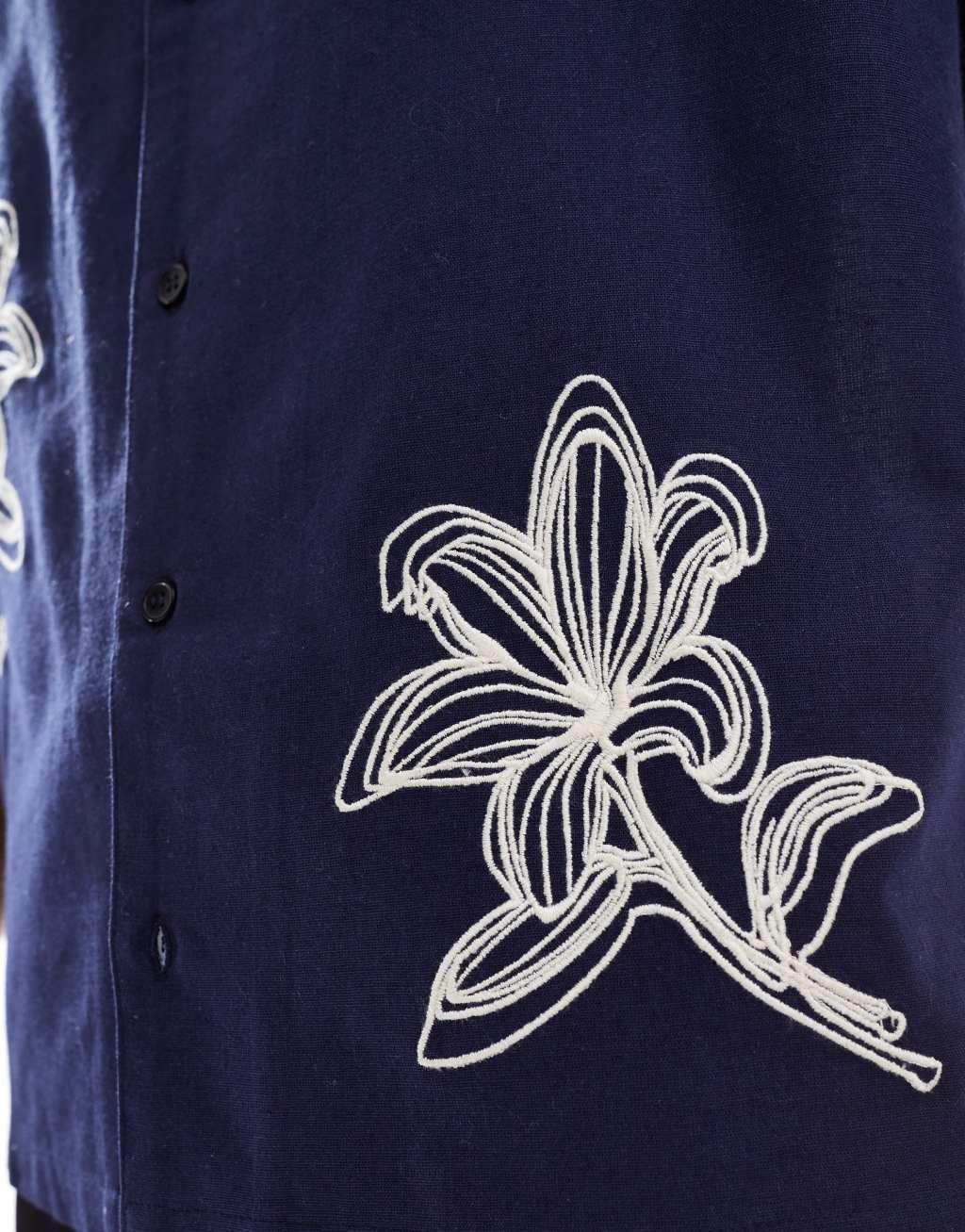 Aray embroidered resort beach shirt in navy Product Image