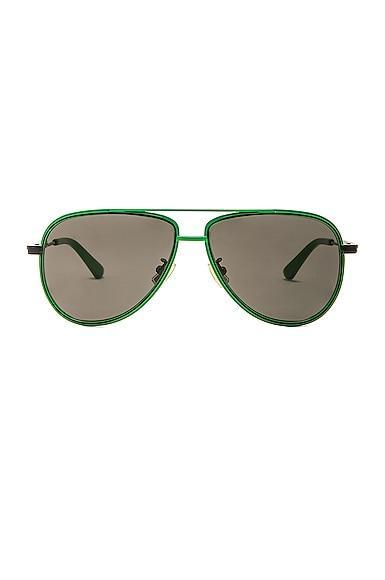 BOTTEGA VENETA Aviator Sunglasses In Green Product Image