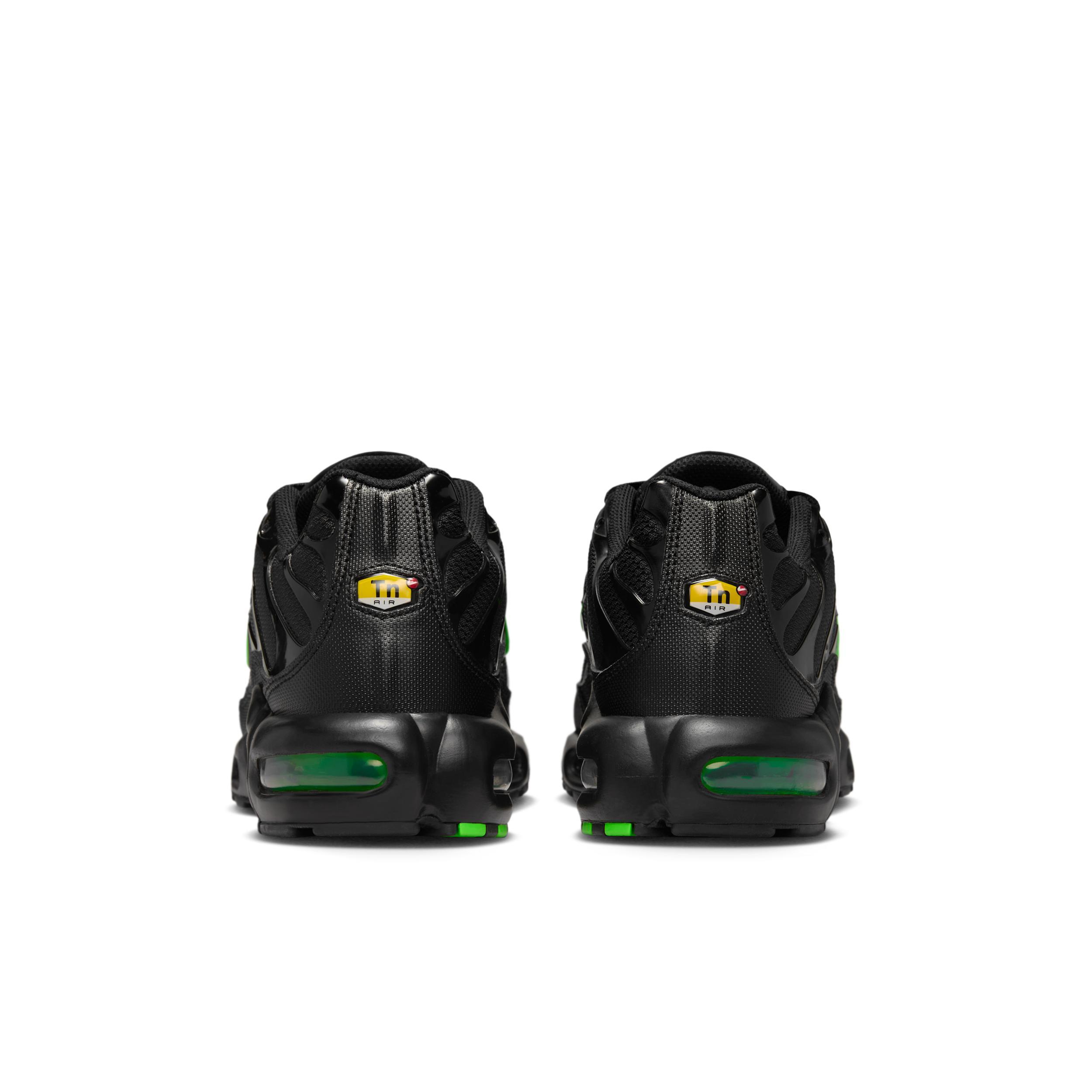 Nike Men's Air Max Plus Shoes Product Image