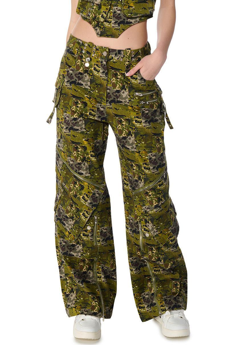 OUT OF SIGHT CARGO CAMO WIDE LEG PANT Product Image