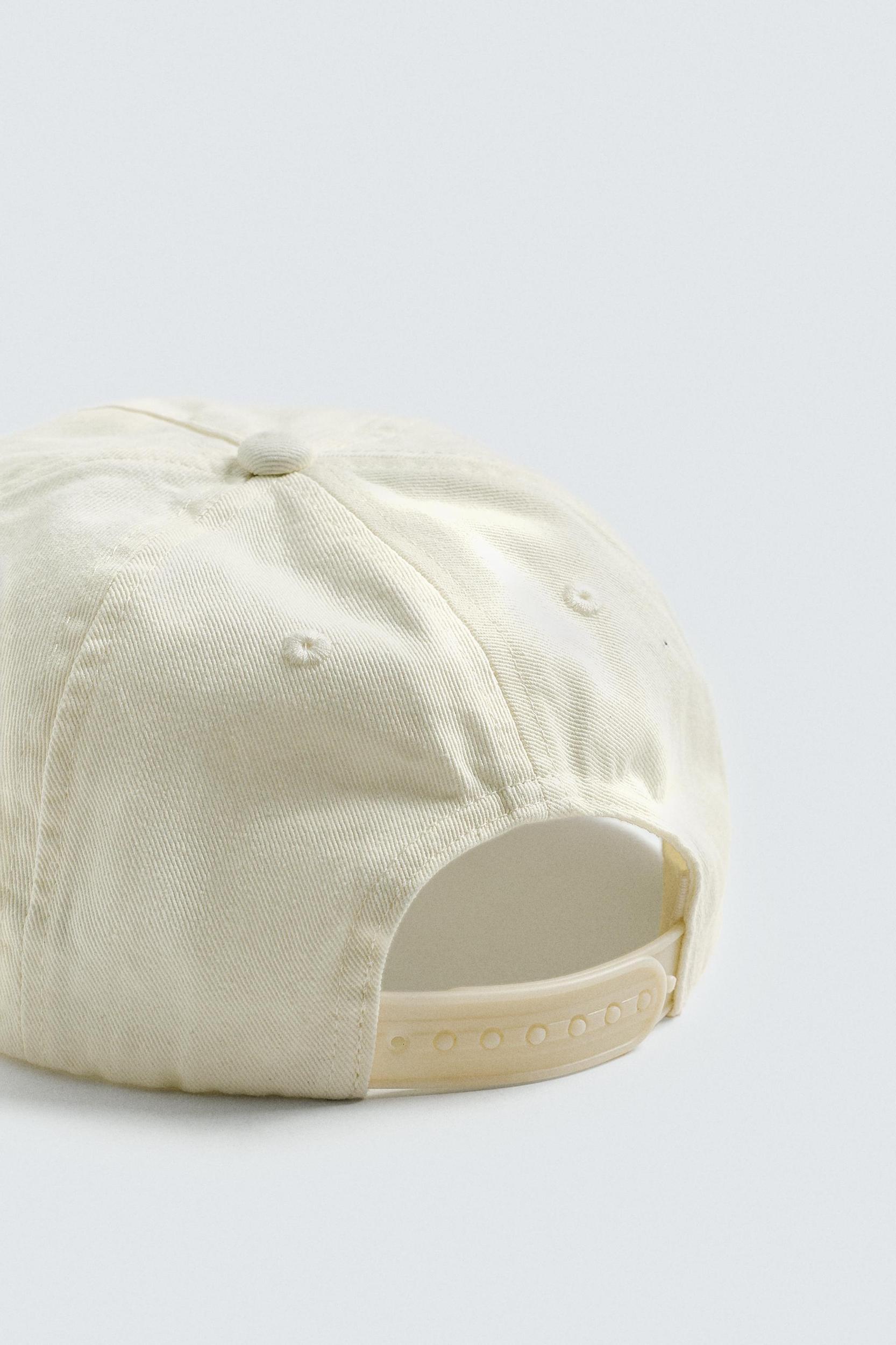 CONTRAST EMBROIDERY CAP Product Image