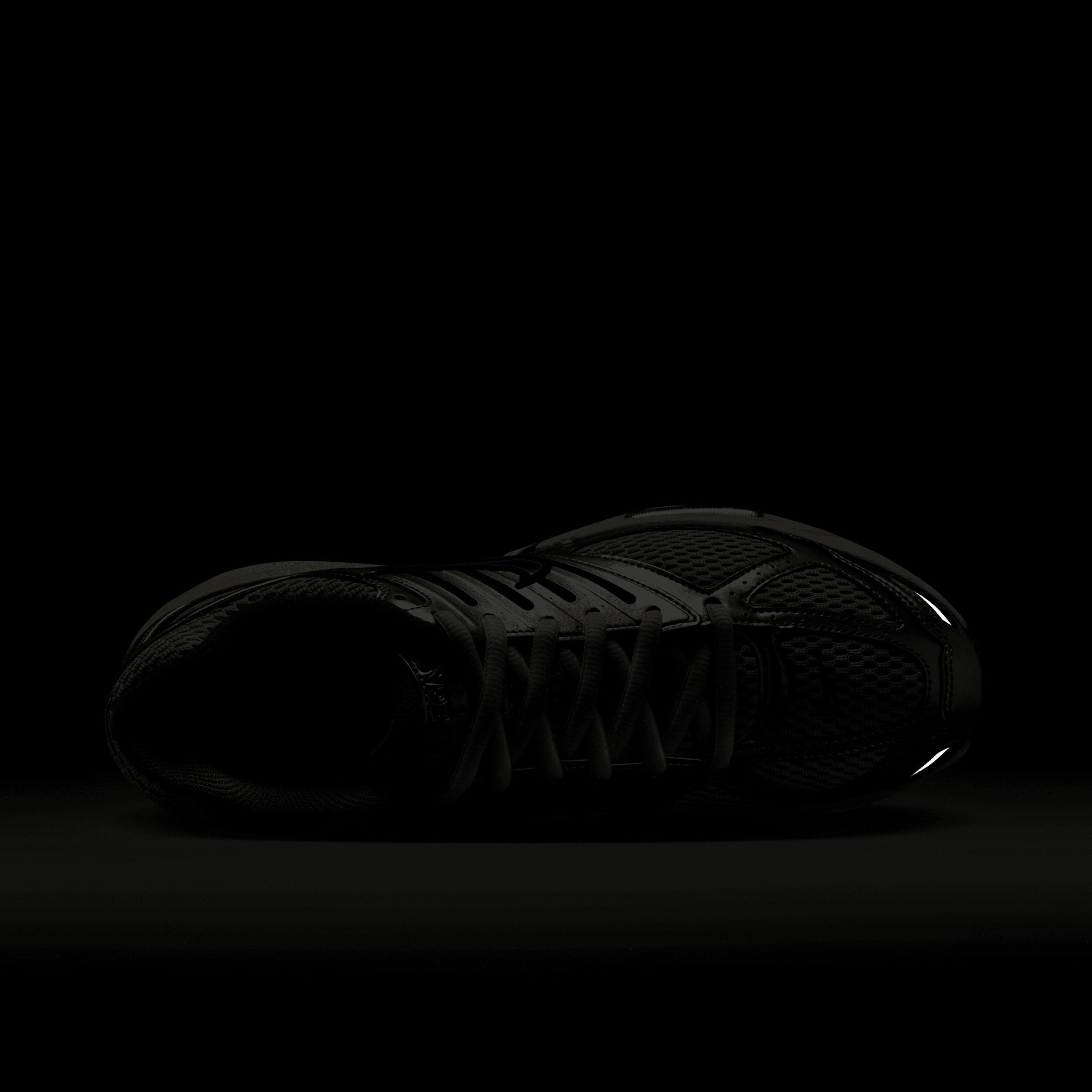 Nike Men's Air Pegasus 2005 Shoes Product Image