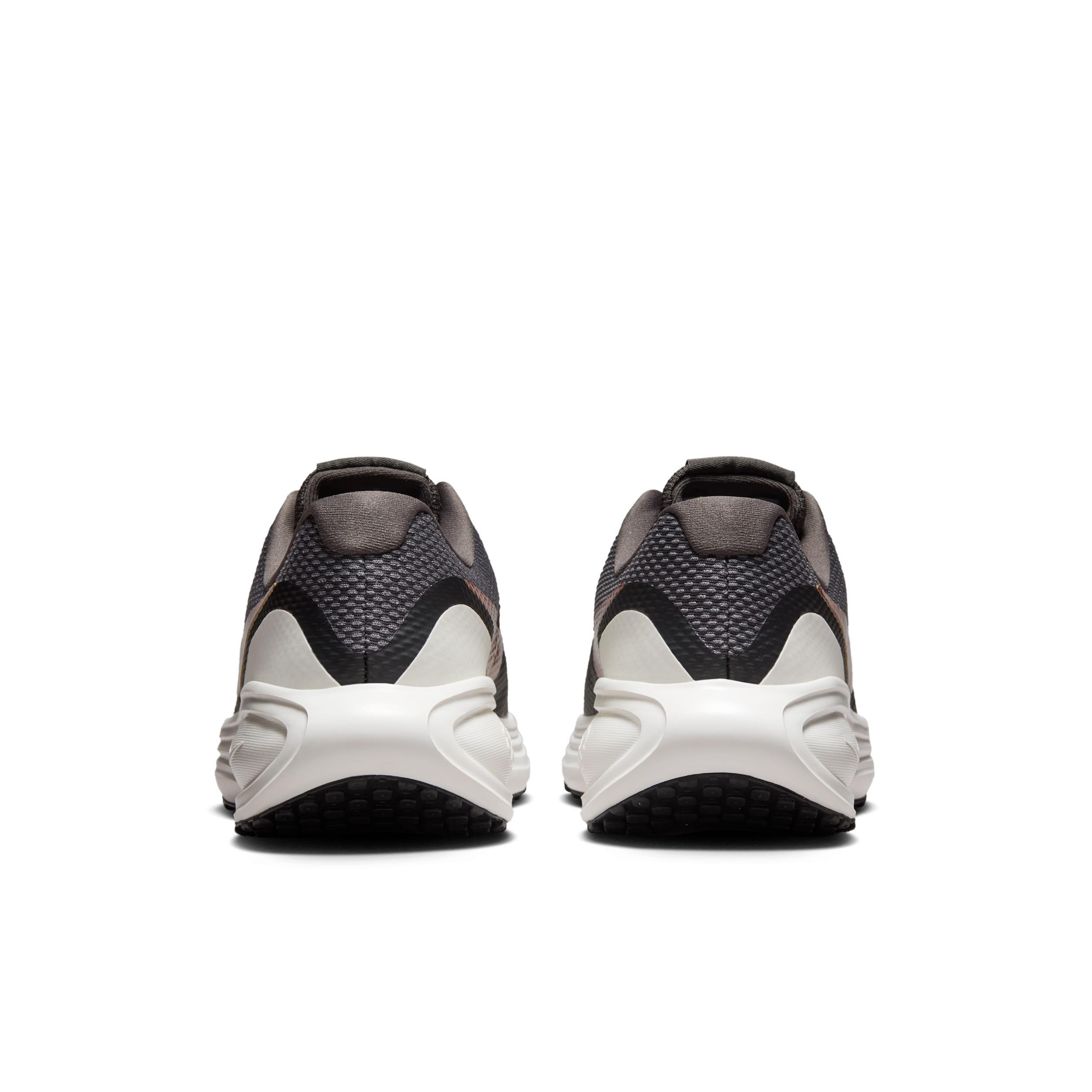 Nike Women's Revolution 8 Road Running Shoes Product Image