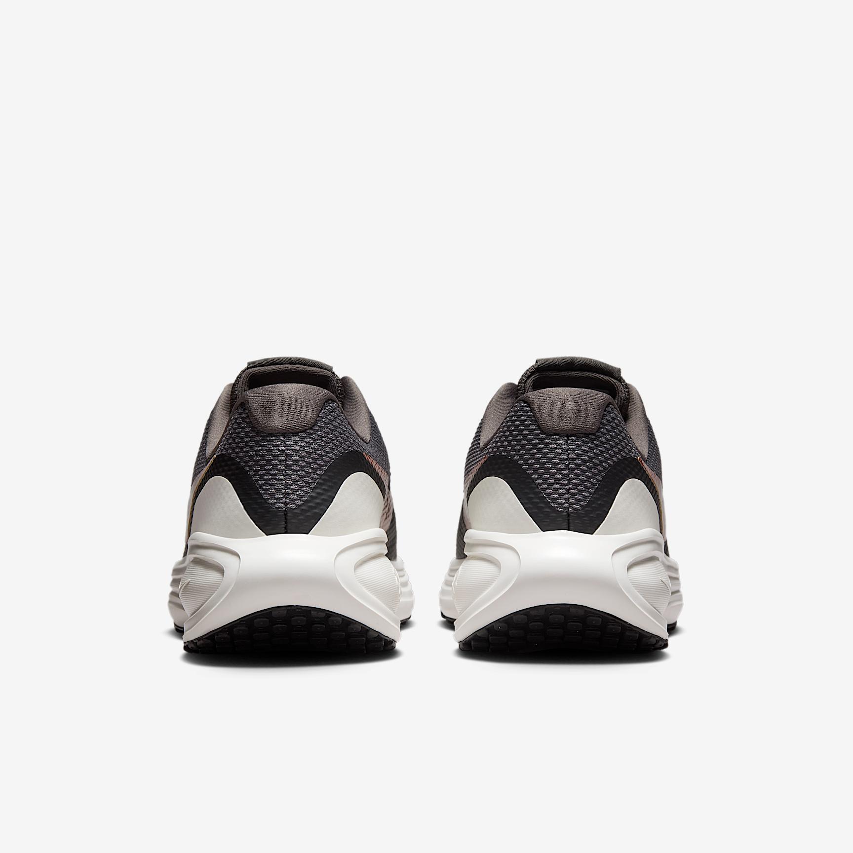 Nike Women's Revolution 8 Road Running Shoes Product Image