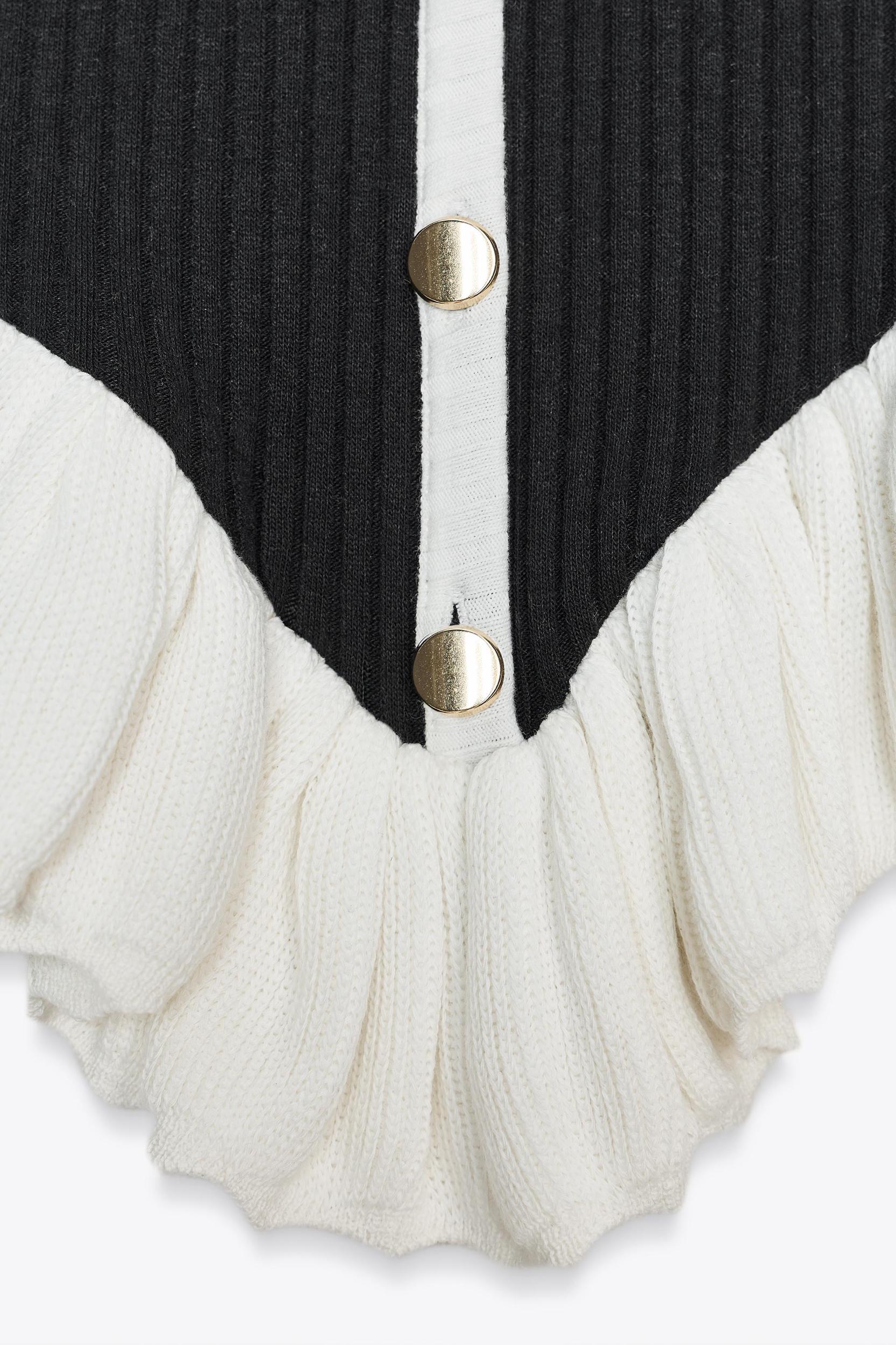 RIBBED BUTTON TOP Product Image
