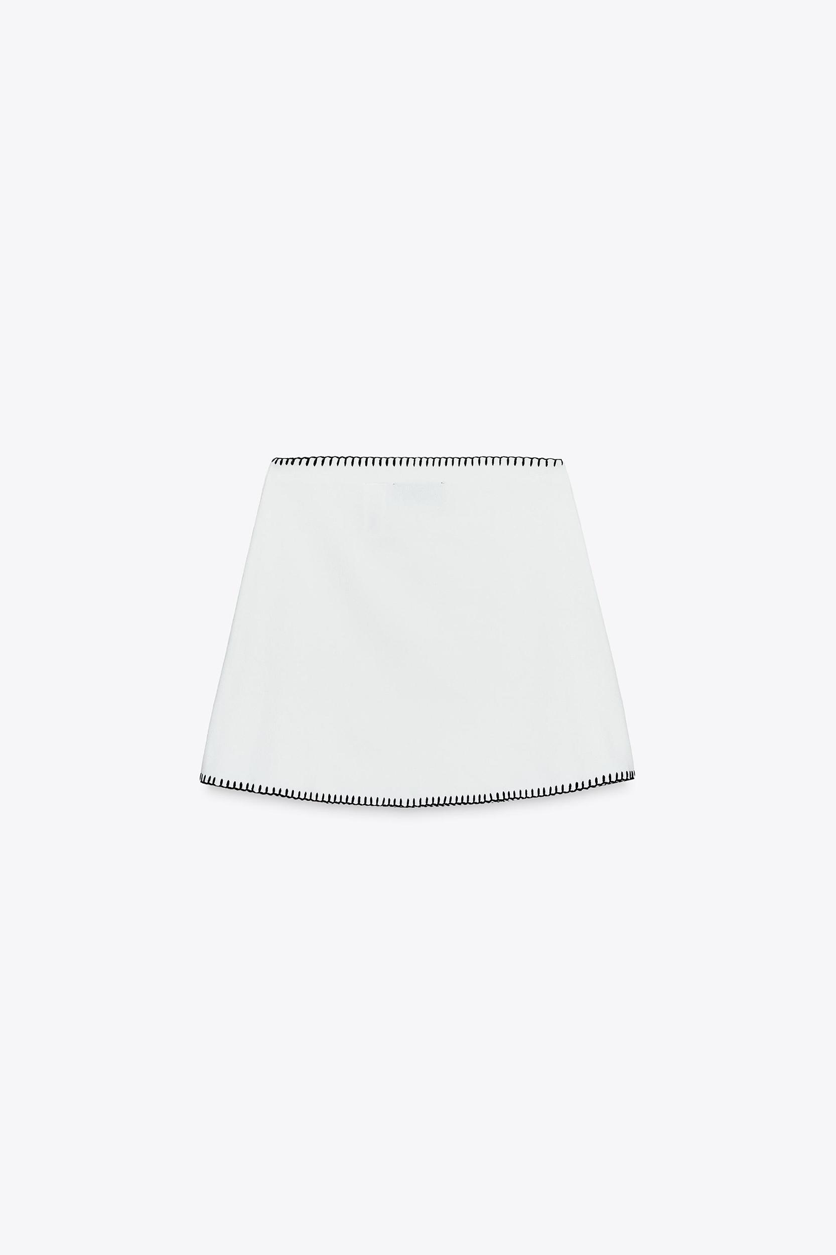 CONTRAST EMBROIDERY KNIT SKIRT Product Image