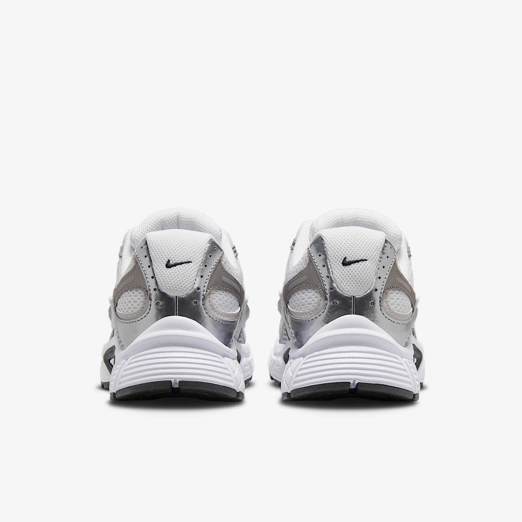 Nike Womens V5 RNR Casual Shoes in Summit White/Sail/Black Product Image