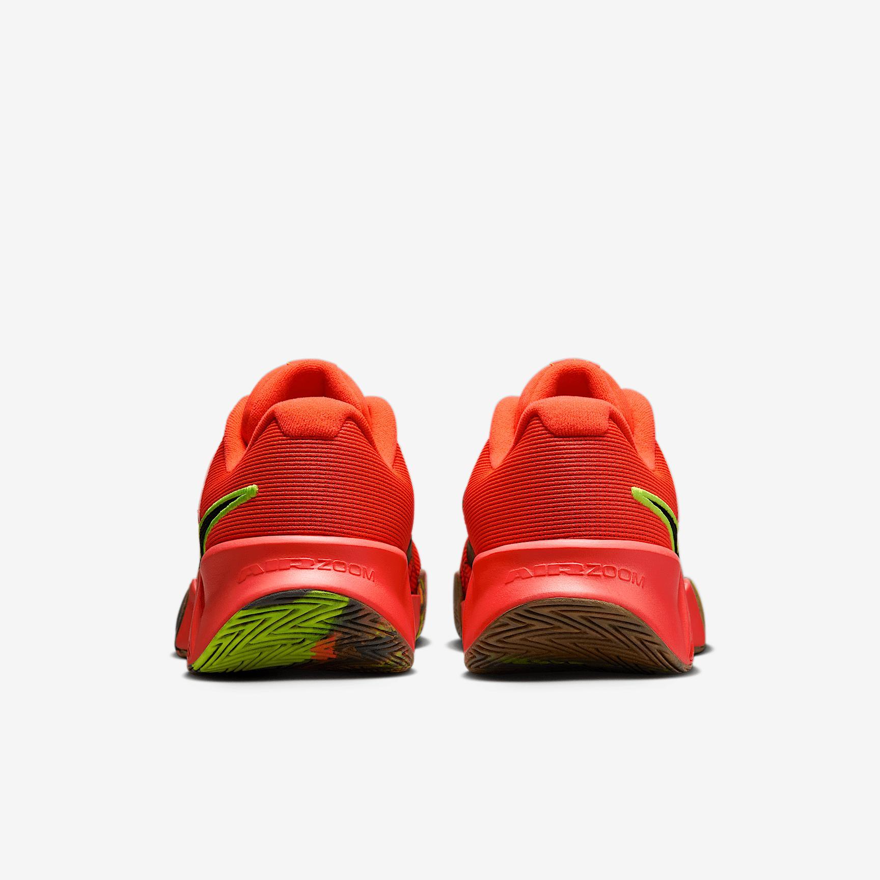 Nike Men's Zoom Challenge Pickleball Shoes Product Image