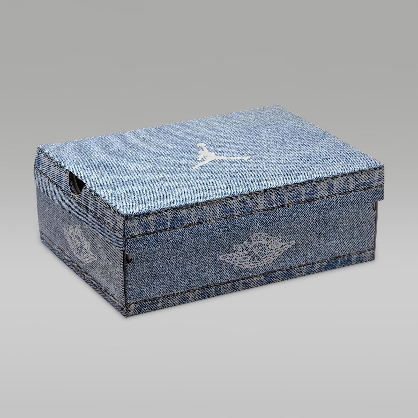 Women's Air Jordan 1 Low SE Shoes Product Image