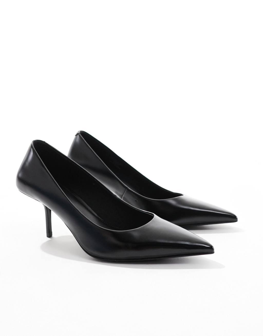 ASOS DESIGN Snatched pointed mid heeled pumps in black Product Image
