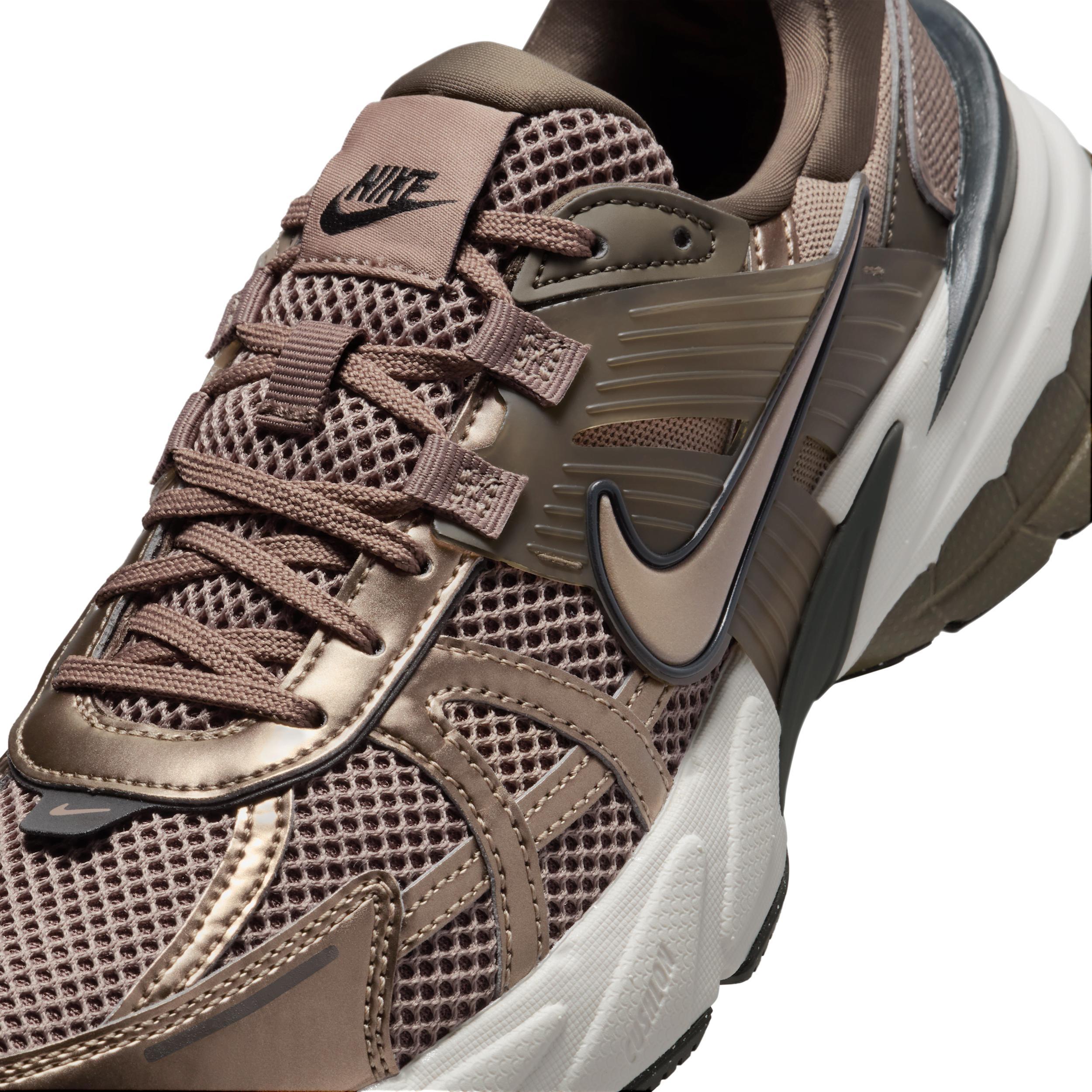 Nike Women's V2K Run Shoes Product Image