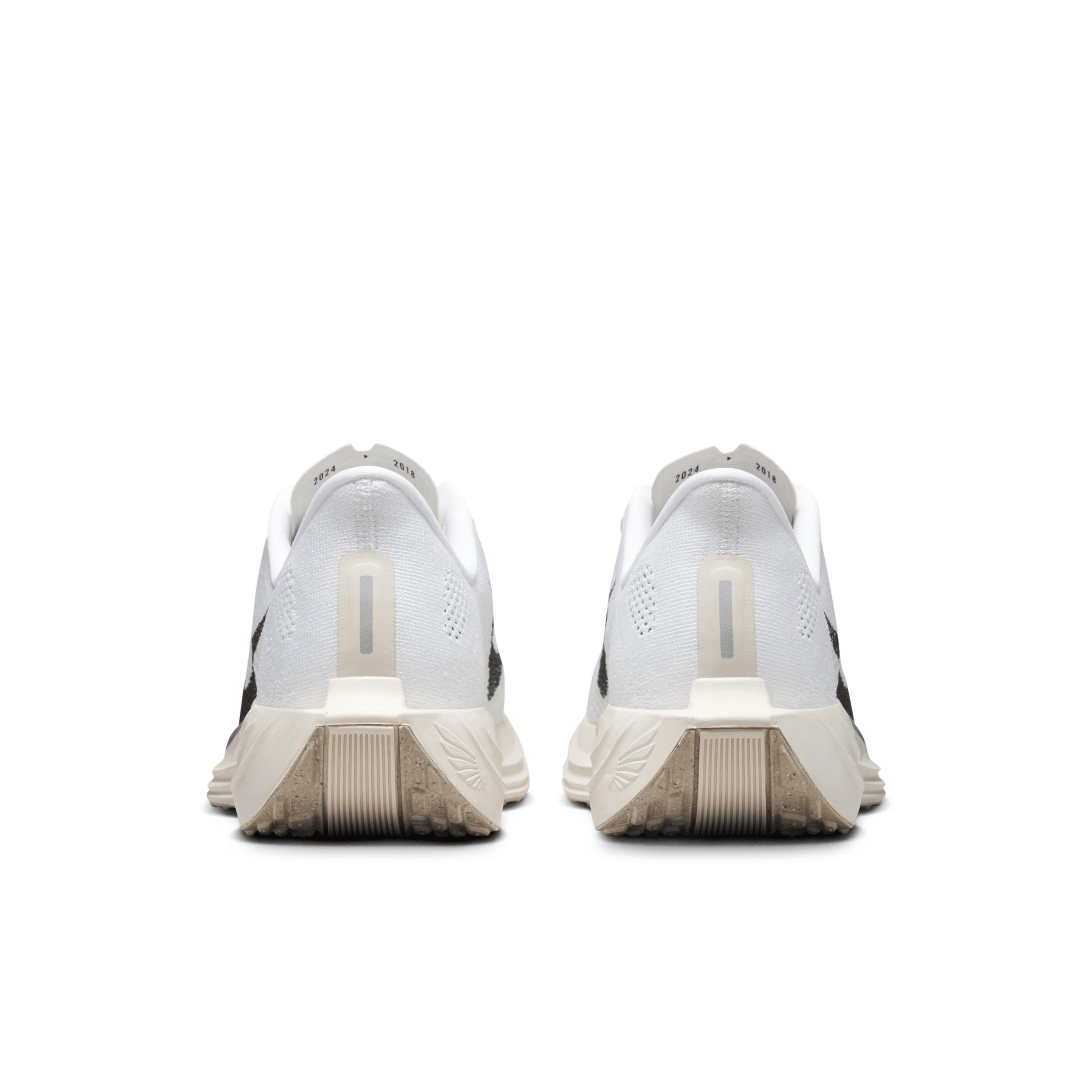 Nike Men's Pegasus Plus Road Running Shoes Product Image