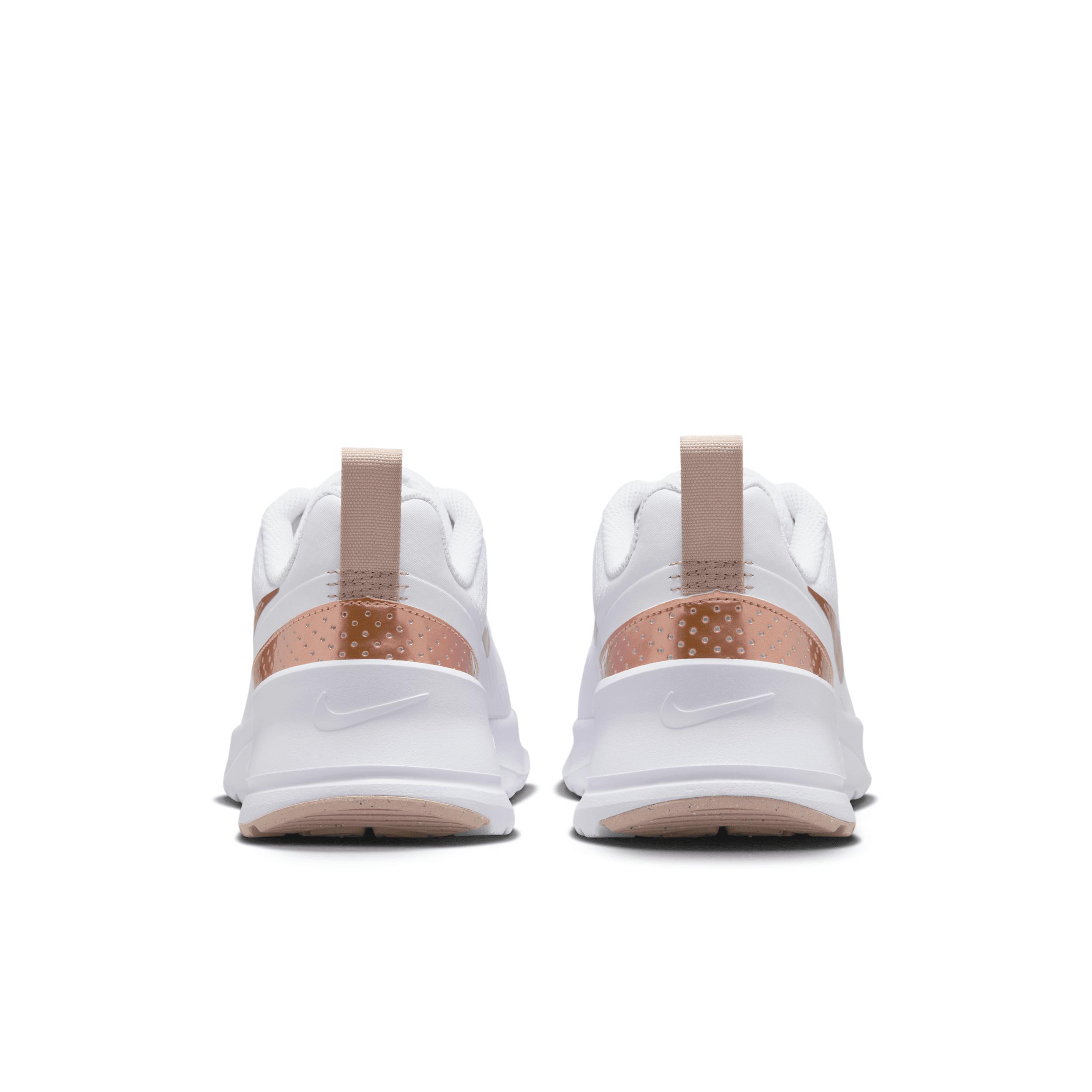 Nike Women's Air Max Nuaxis Shoes Product Image