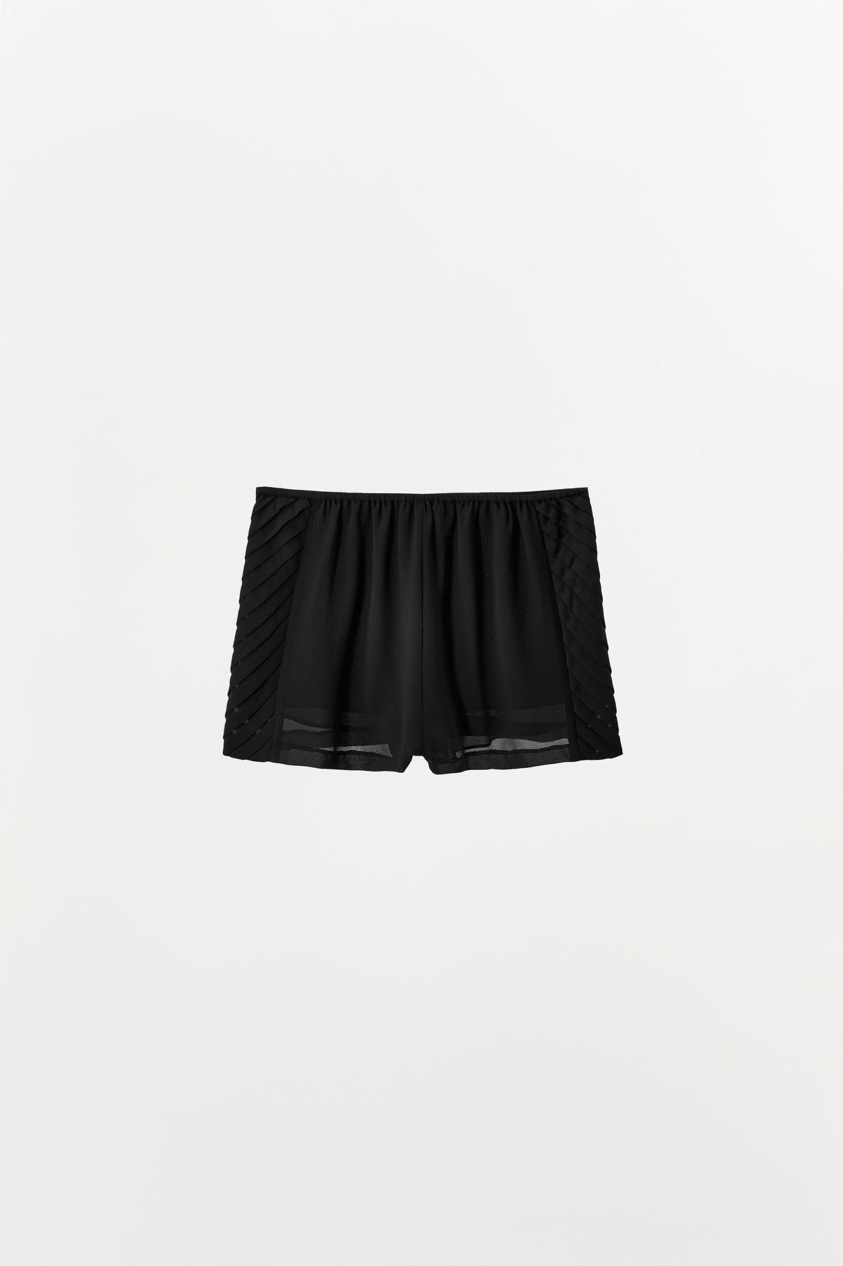 PLEATED SHORTS Product Image
