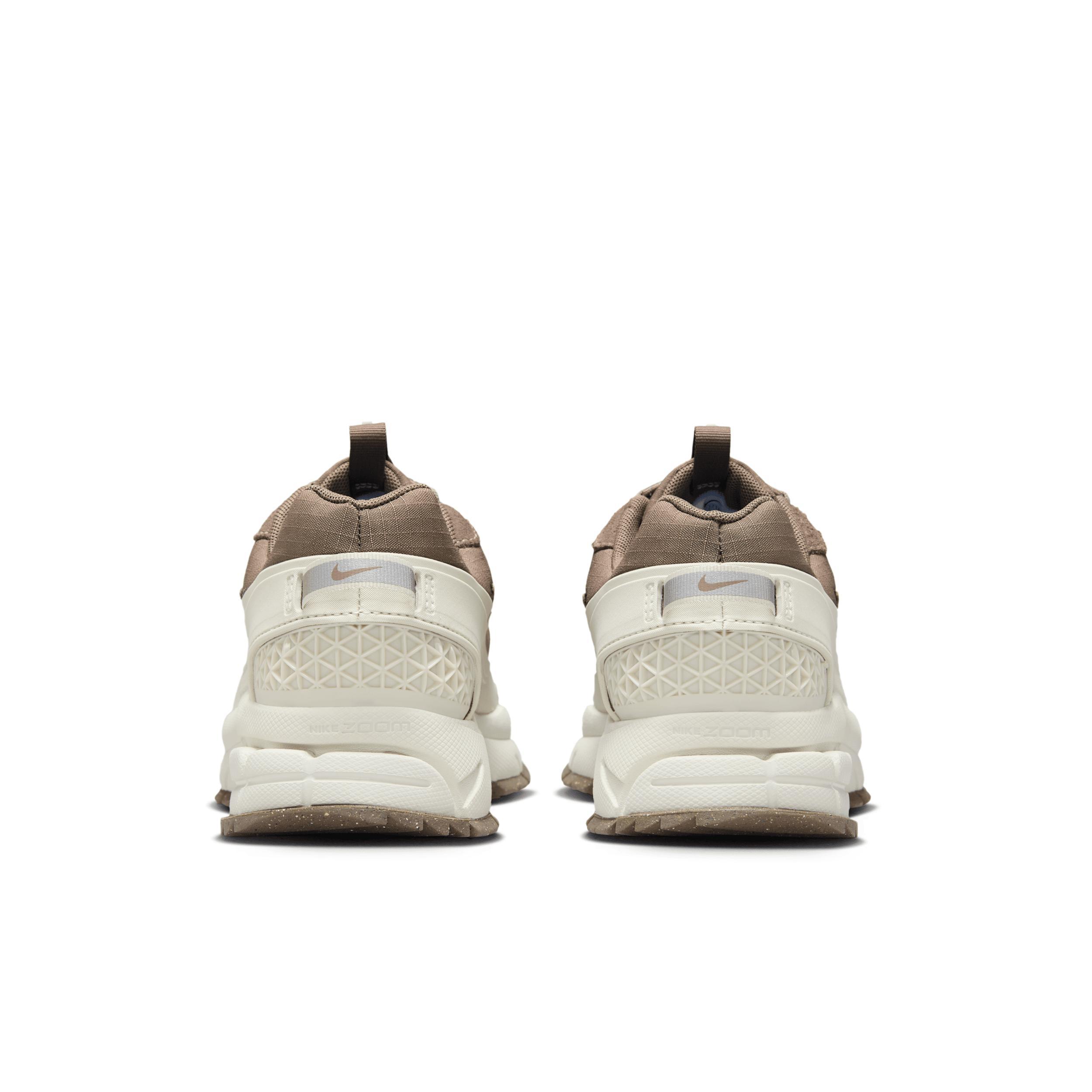 Nike Women's Zoom Vomero Roam Winterized Shoes Product Image