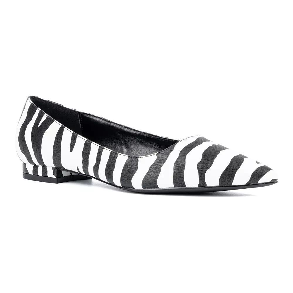 Fashion to Figure Bailey Womens Wide Width Flats Product Image