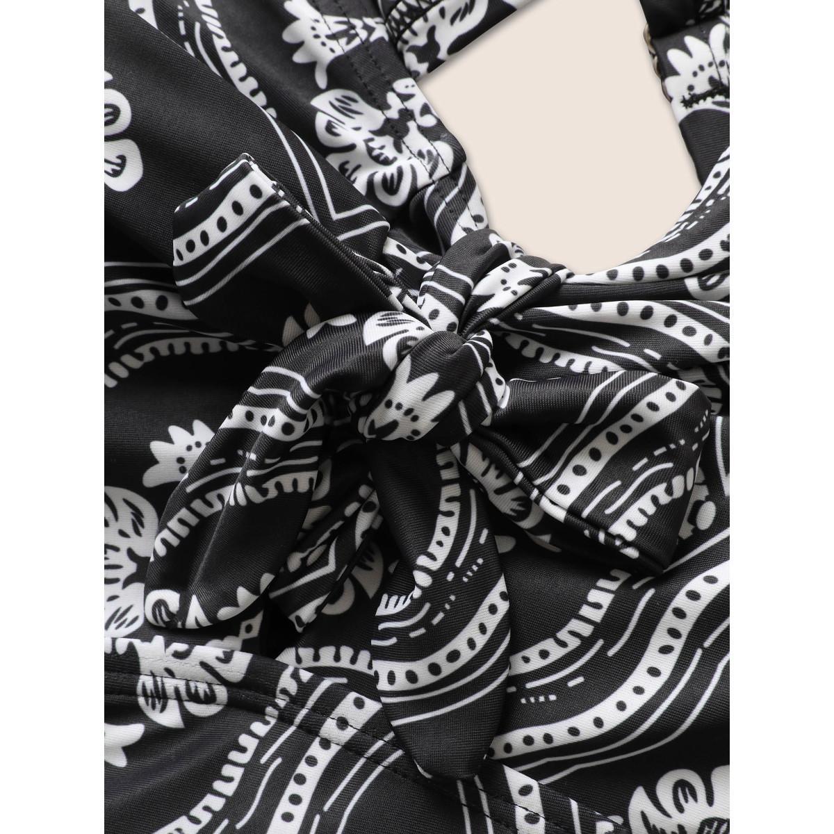 Plus Size Bandana Print Bowknot Adjustable Straps Swim Top Women's Swimwear Black Beach Tie knot High stretch Skinny V-neck Curve Swim Tops BloomChic 30/6X Product Image