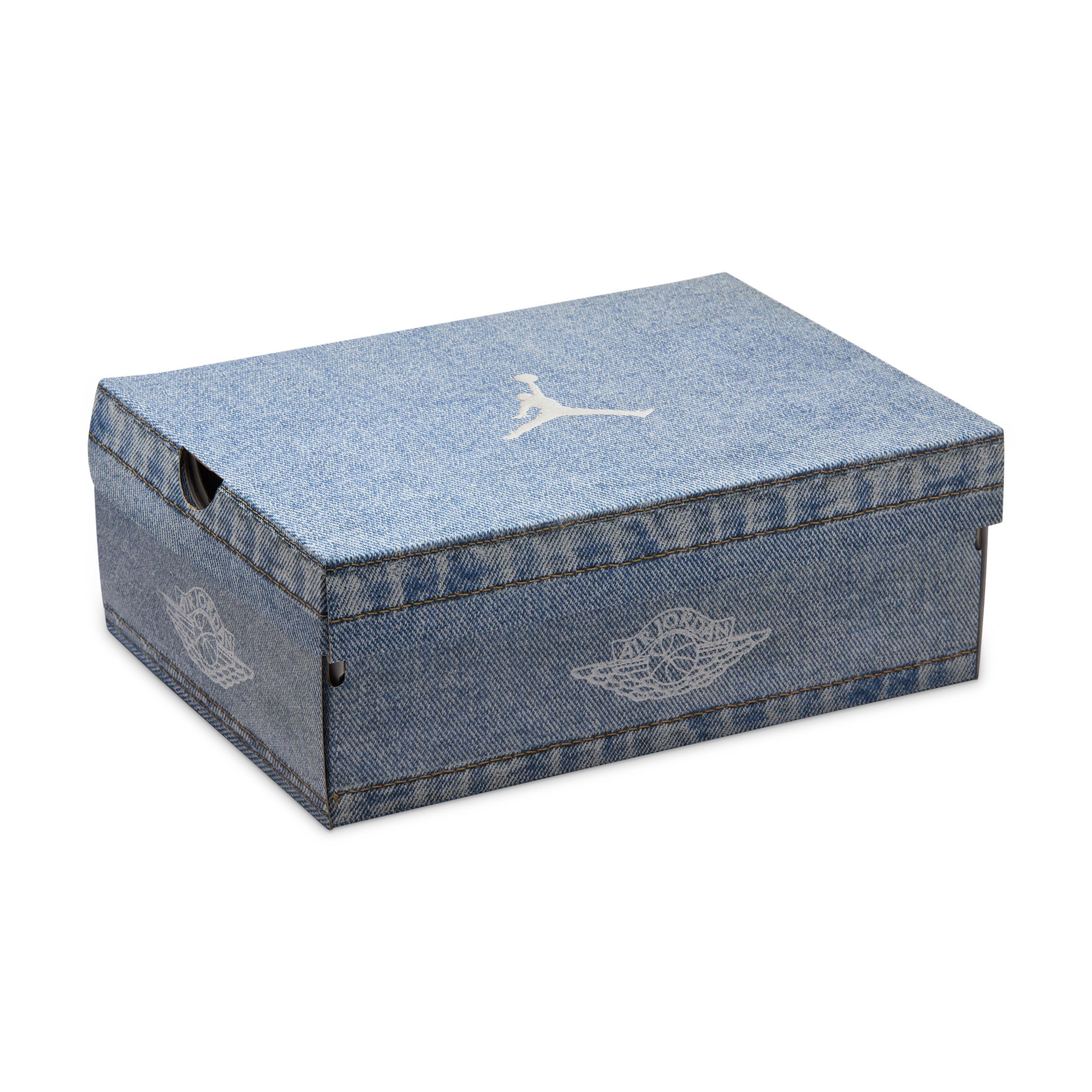 Women's Air Jordan 1 Low SE Shoes Product Image