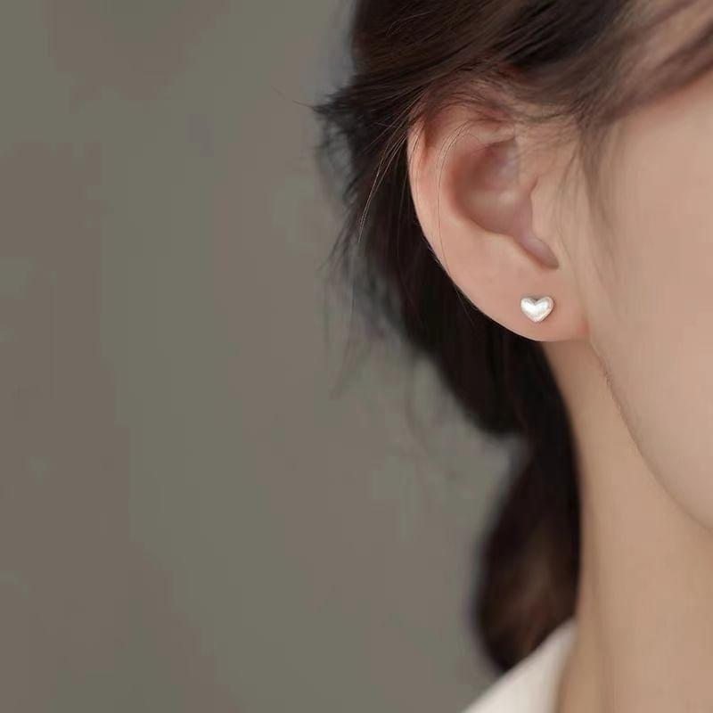 925 Sterling Silver Heart Stud Earring Product Image