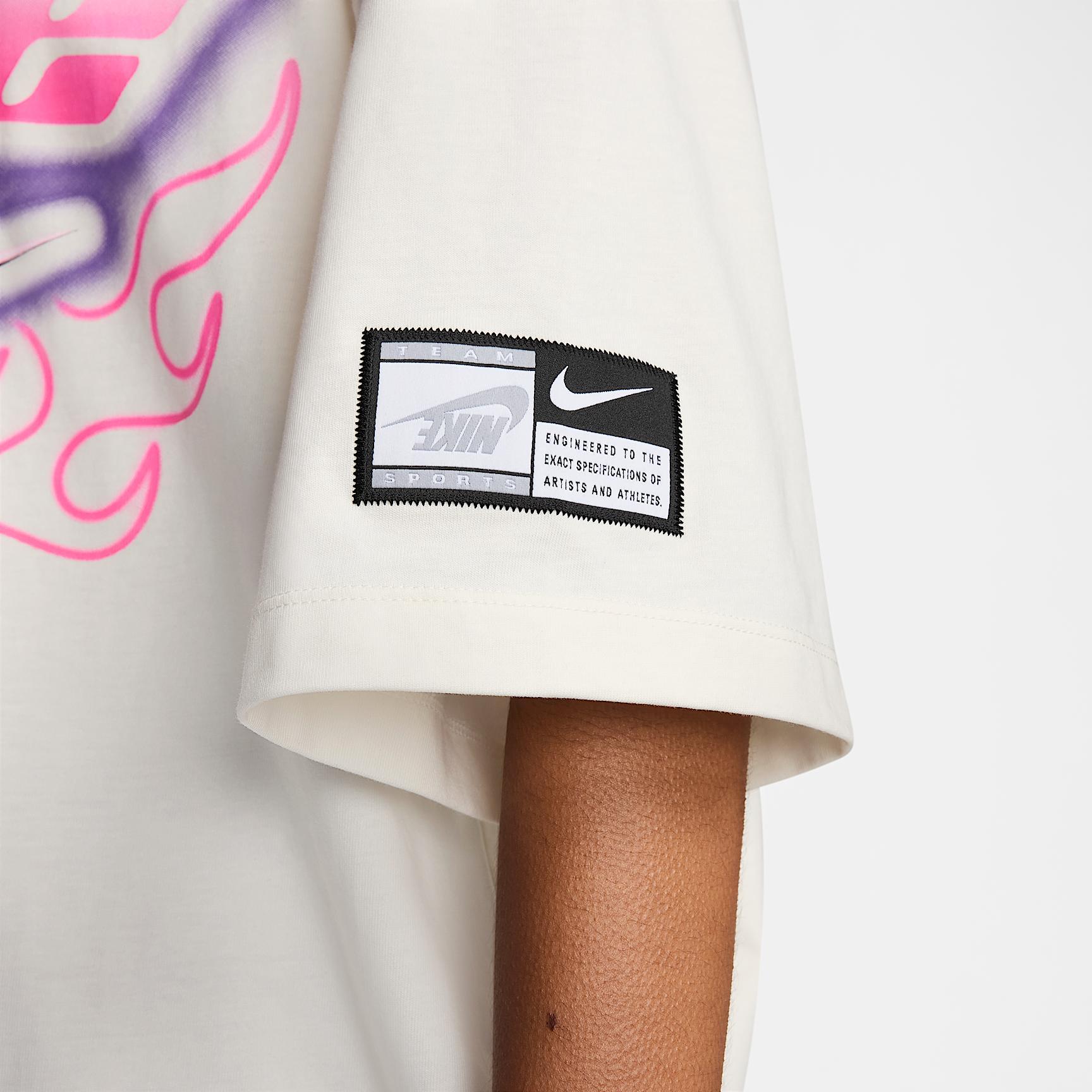 Nike Sportswear Women's Oversized Graphic T-Shirt Product Image