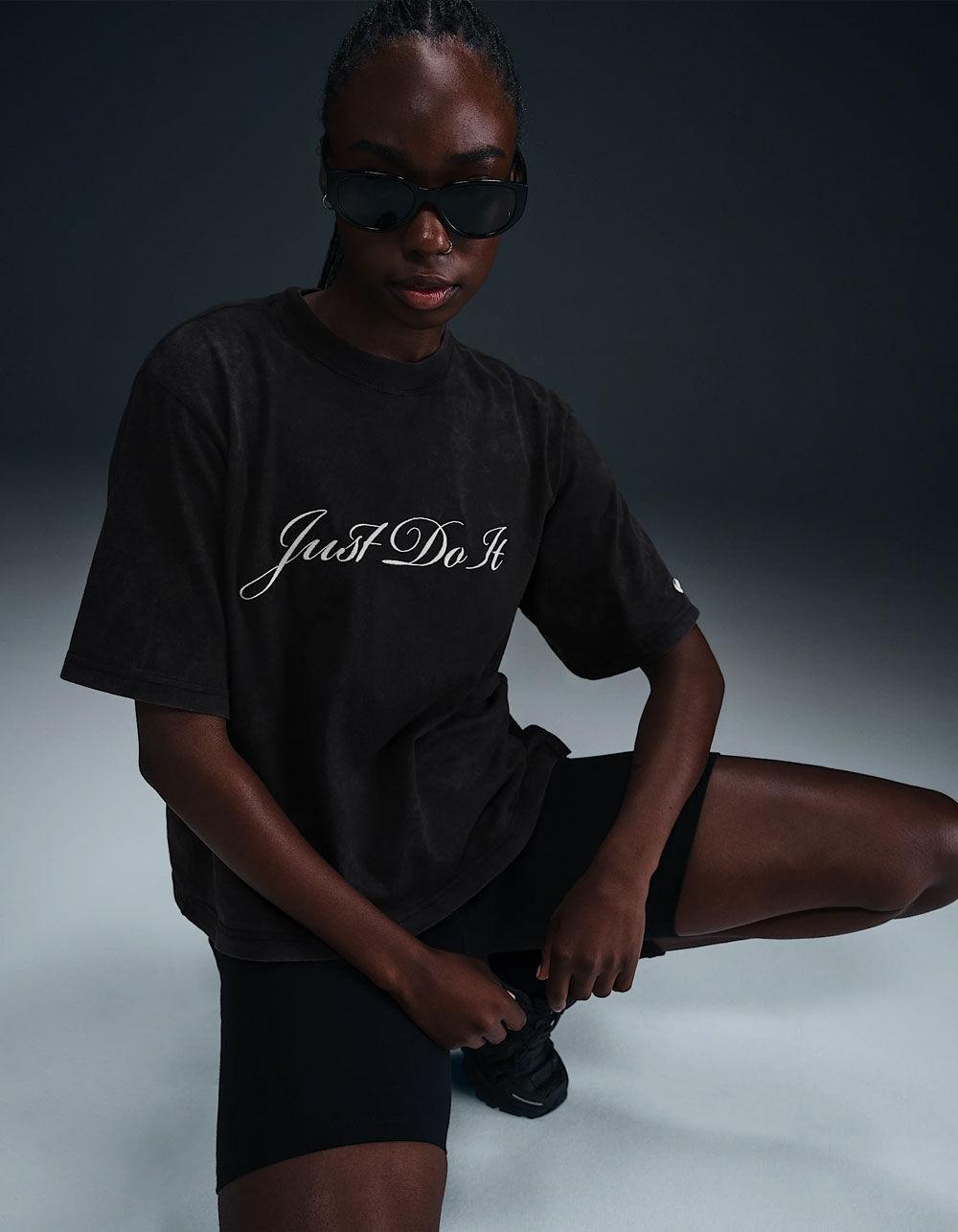 NIKE Sportswear Womens Boxy Tee - WASHED BLACK Product Image